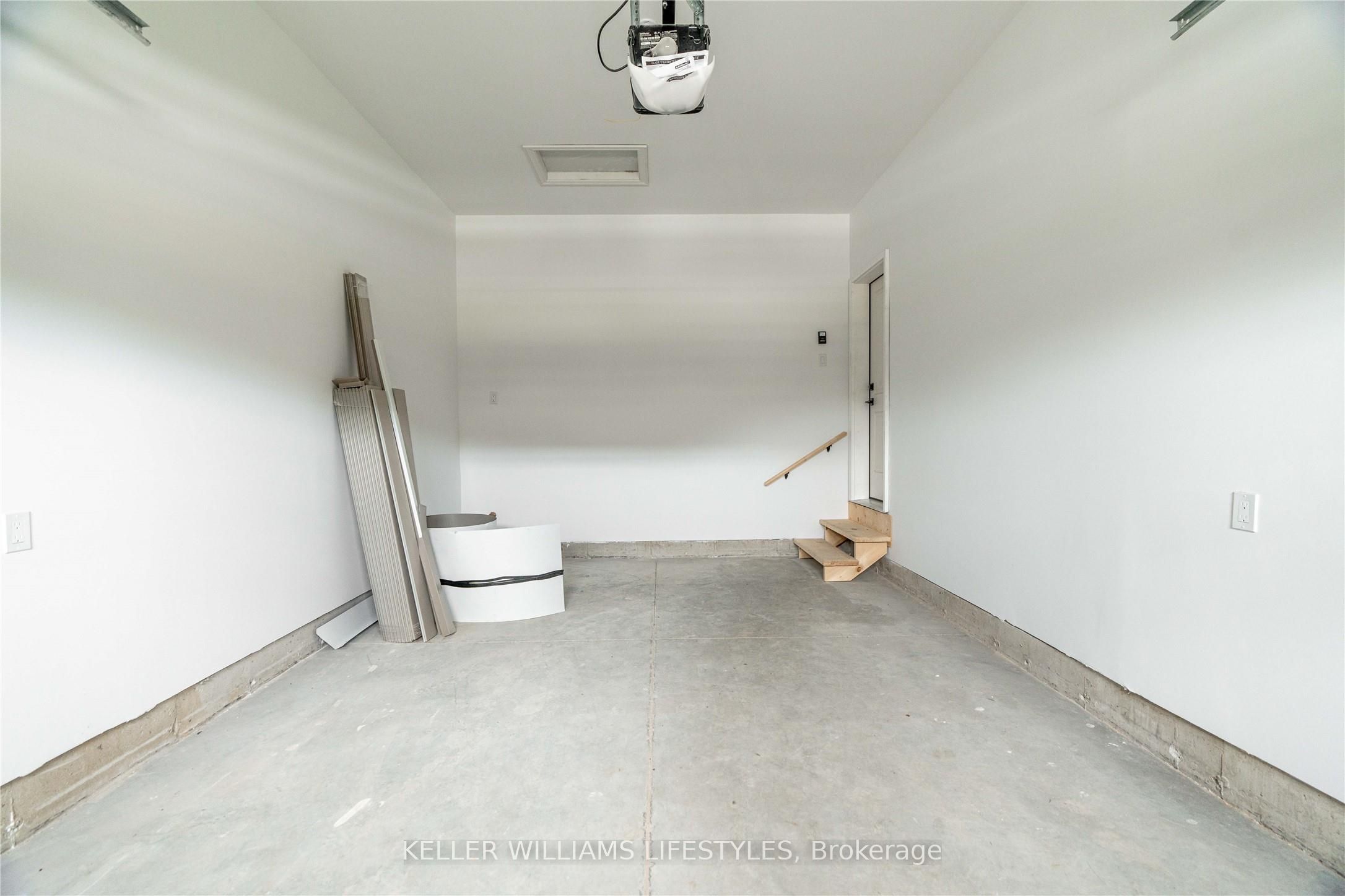 110 Leneve Street Property Photo 40