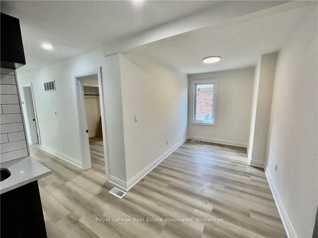 289 Fairfield Avenue Upper Property Photo 7