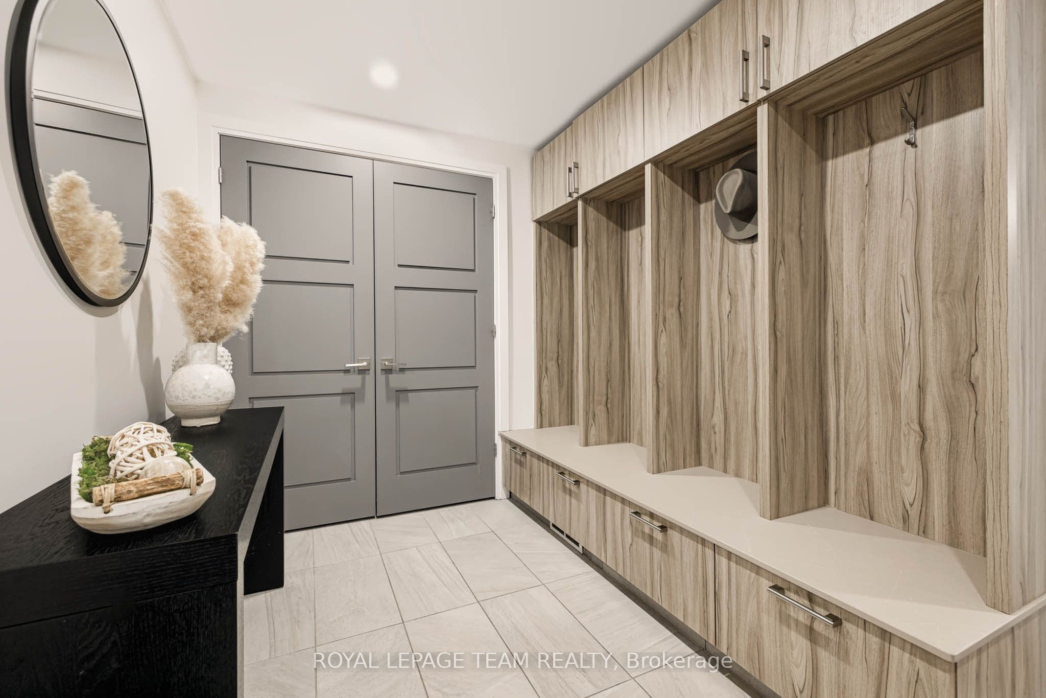 521 Westminster Avenue Property Photo 6