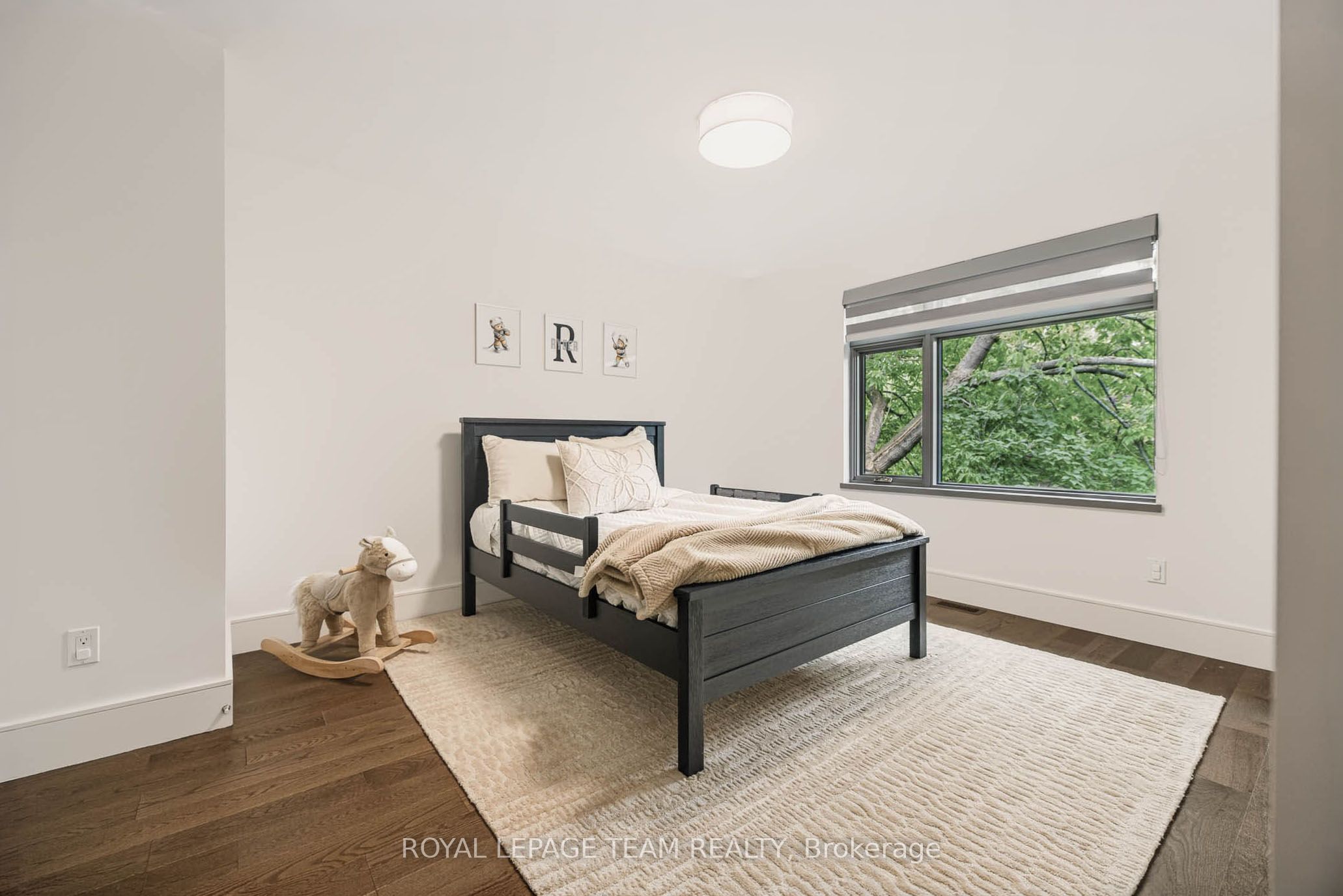 521 Westminster Avenue Property Photo 38