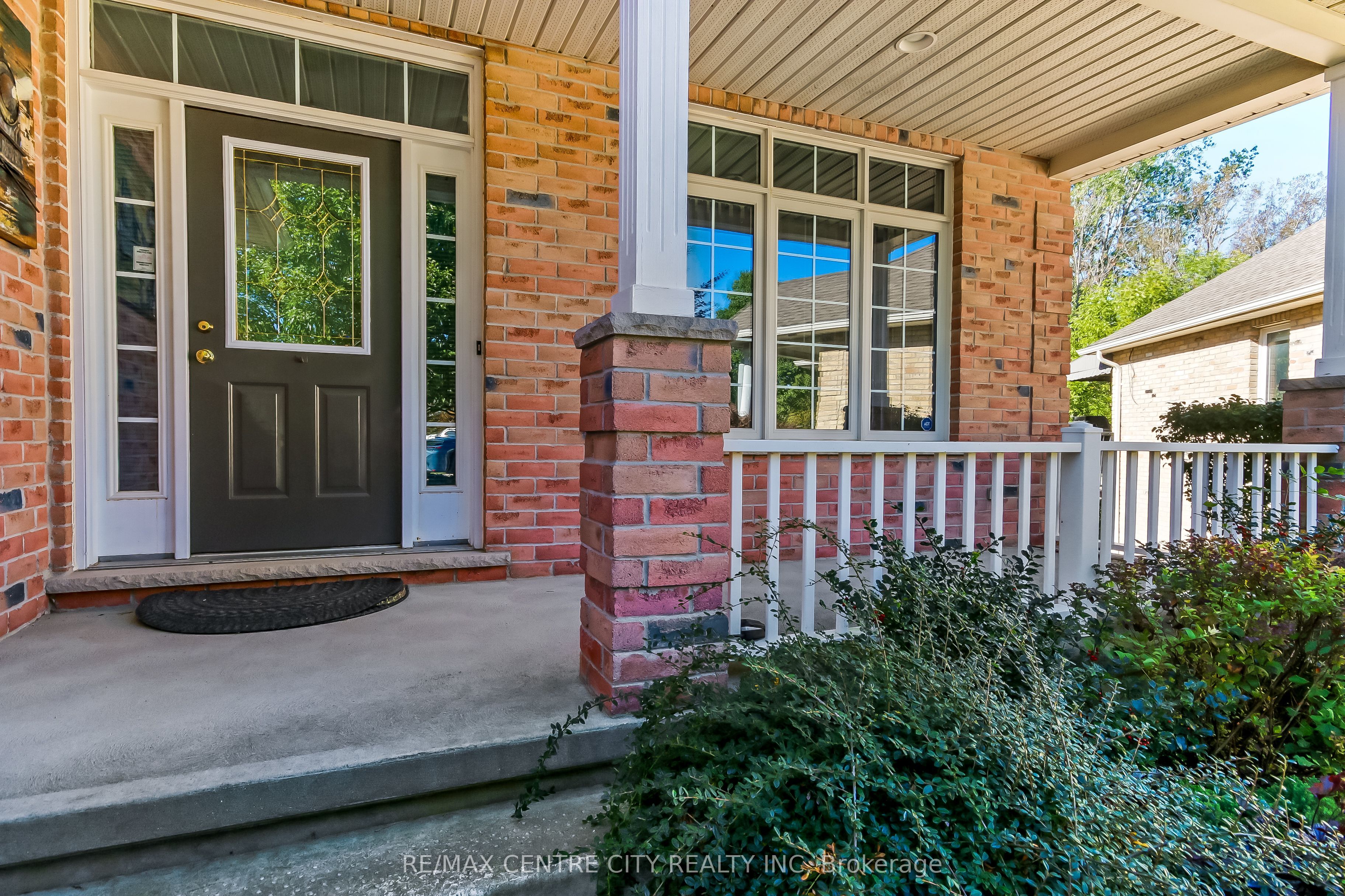 22 Harrington Crescent Property Photo 2