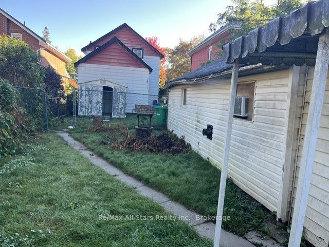 485 Mark Street Property Photo 3