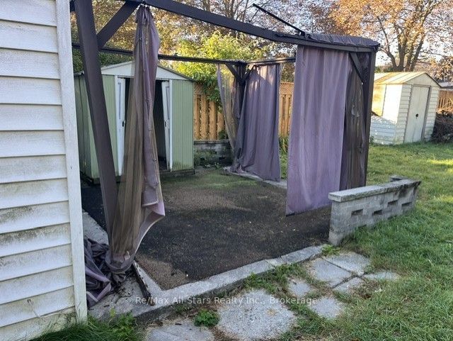 485 Mark Street Property Photo 5