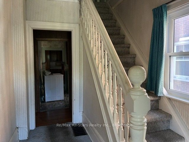 485 Mark Street Property Photo 9