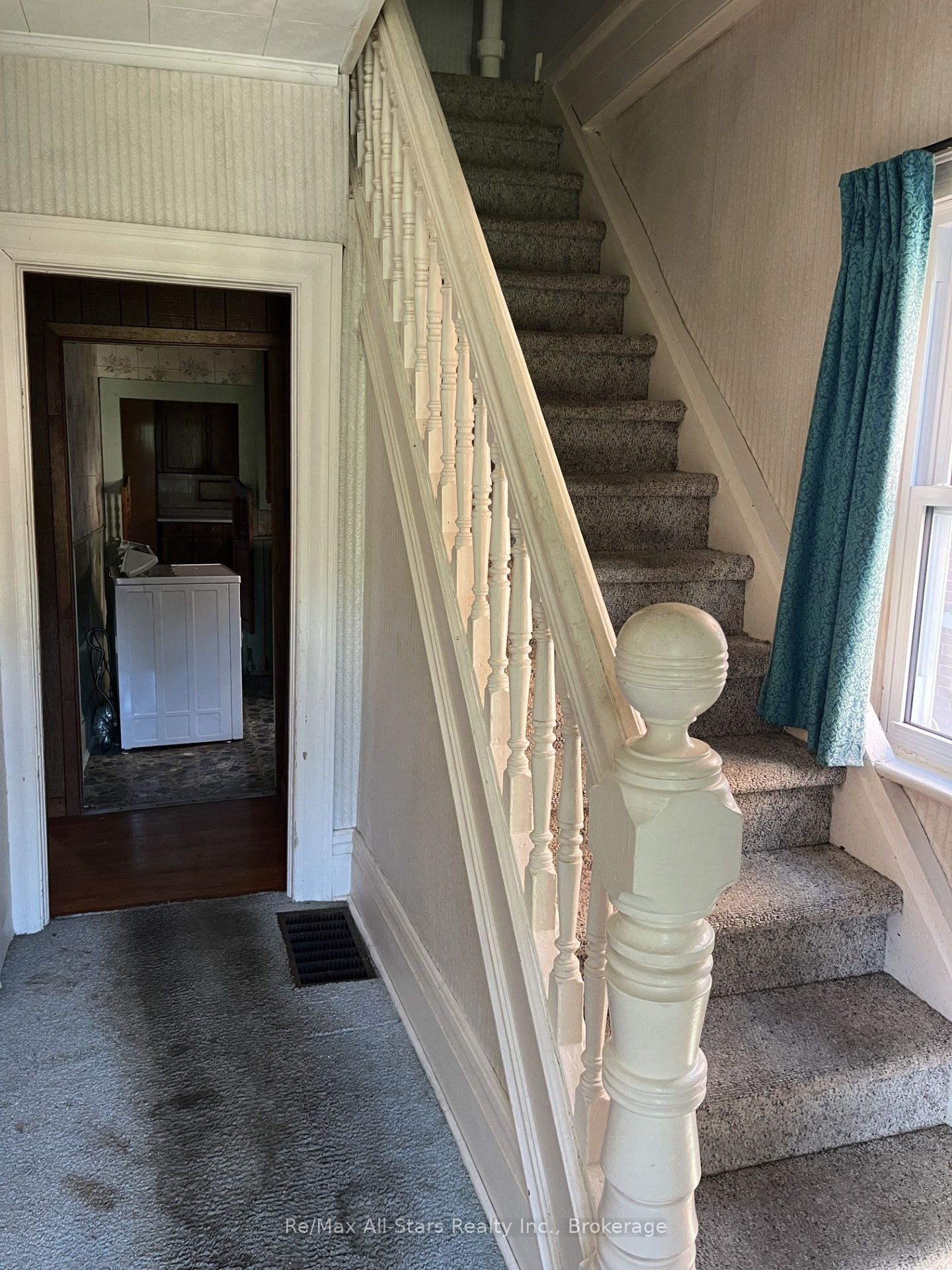 485 Mark Street Property Photo 10