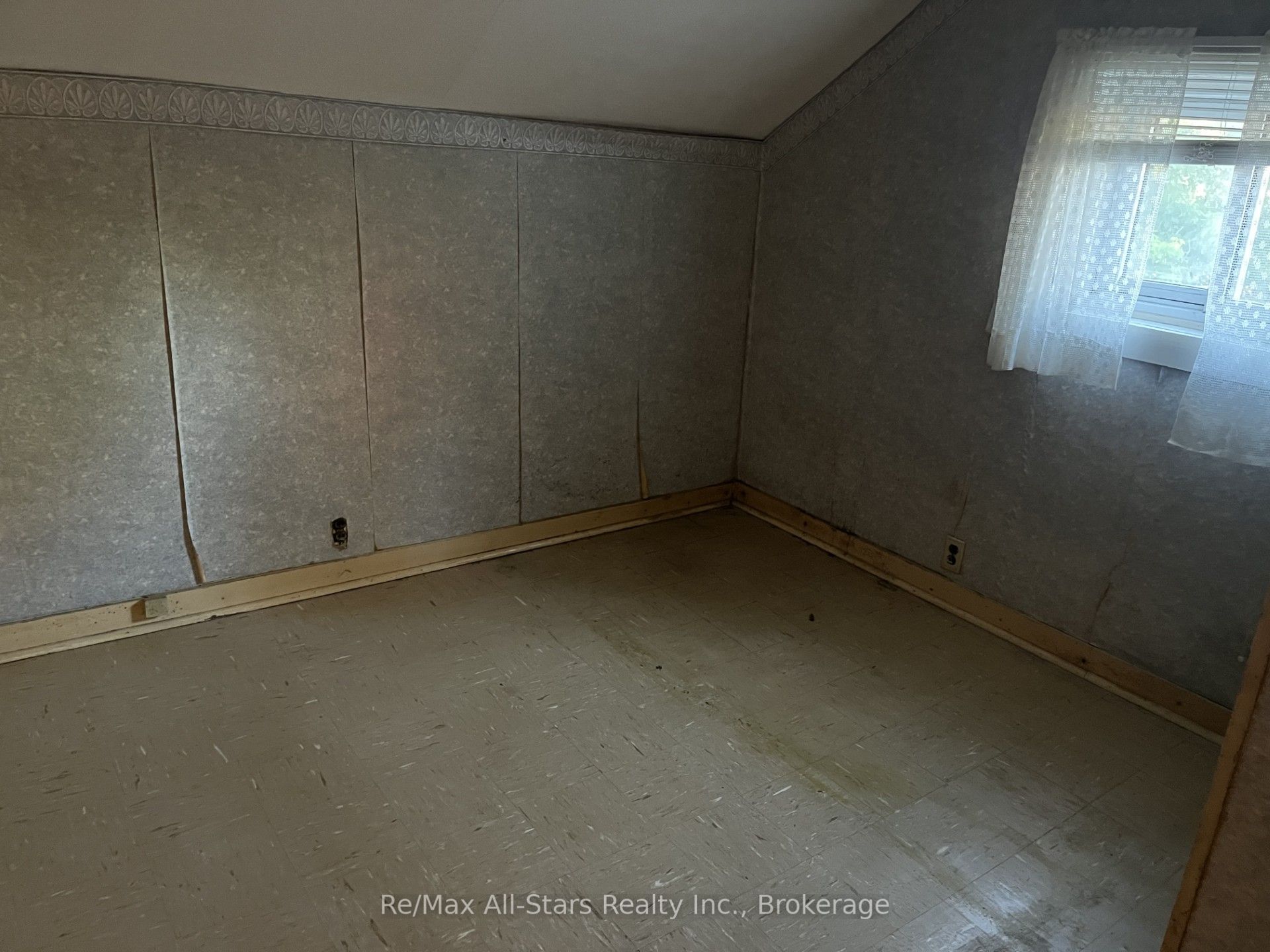 485 Mark Street Property Photo 17