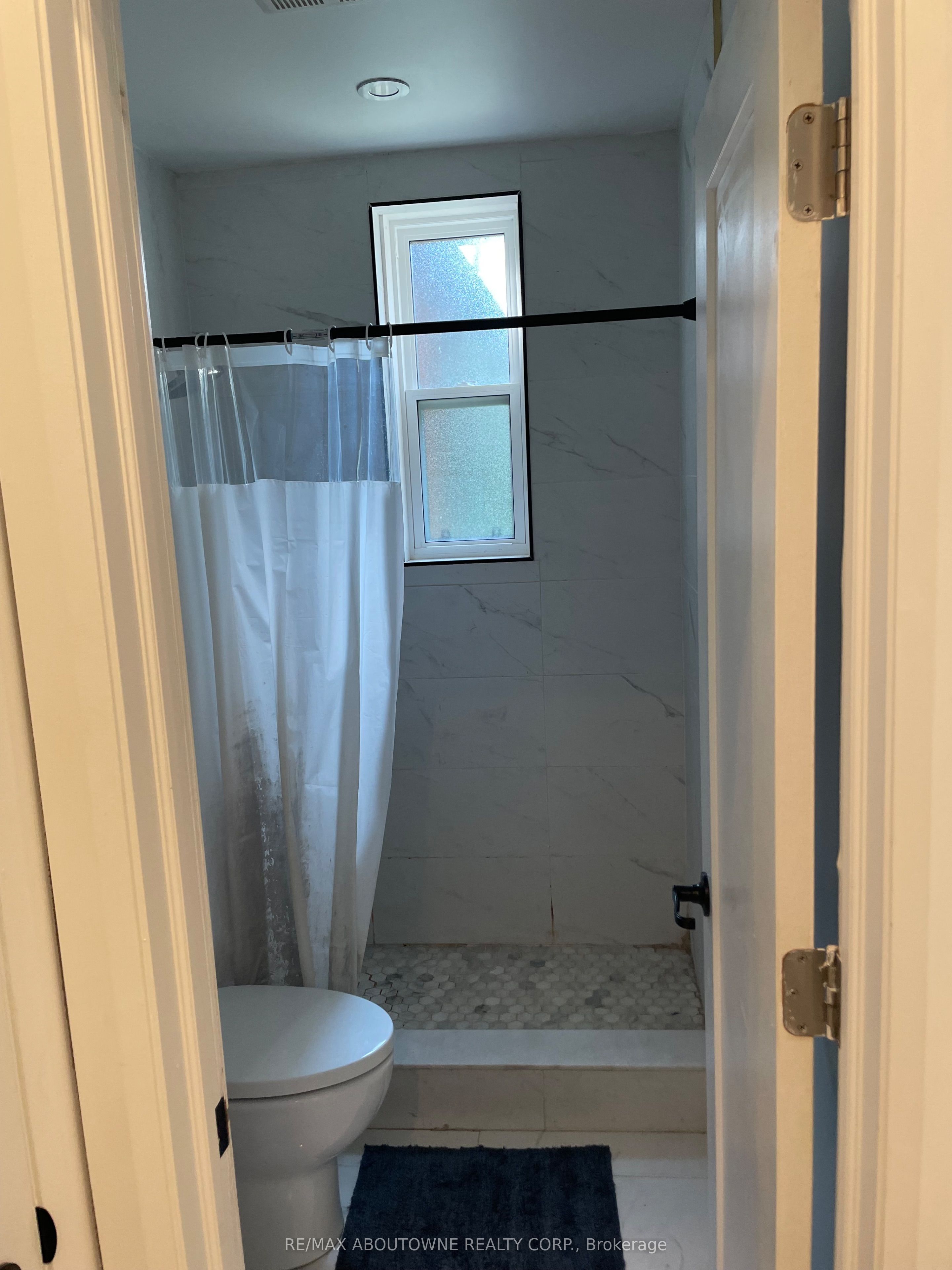 66 Wellington Street S Property Photo 16