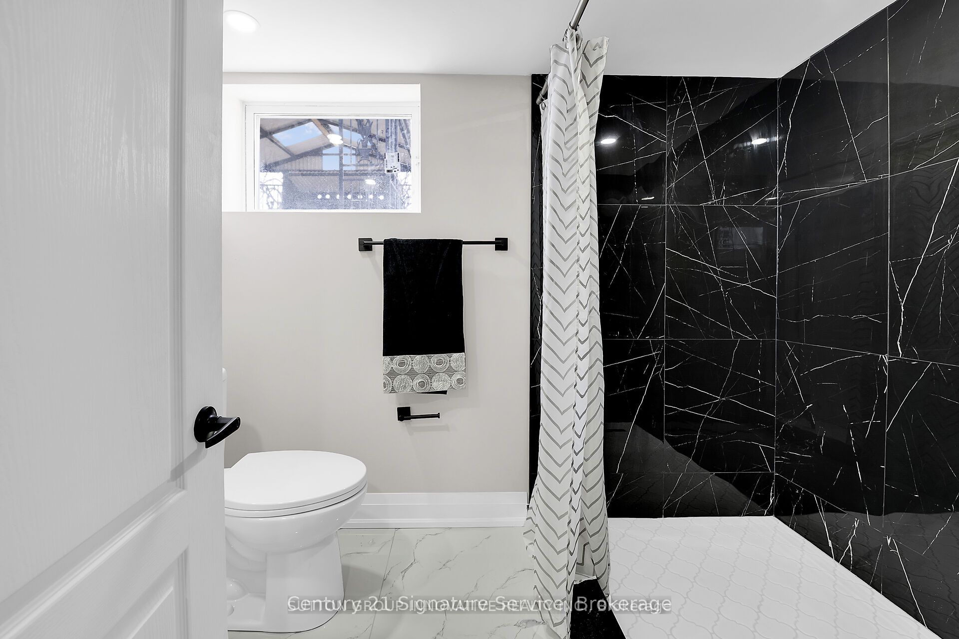 346 Pottruff Road N Lower Property Photo 20
