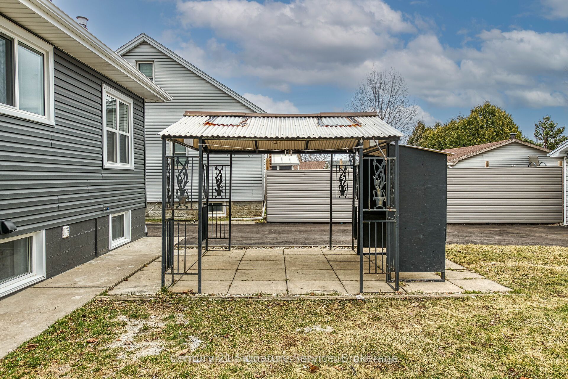 346 Pottruff Road N Lower Property Photo 24