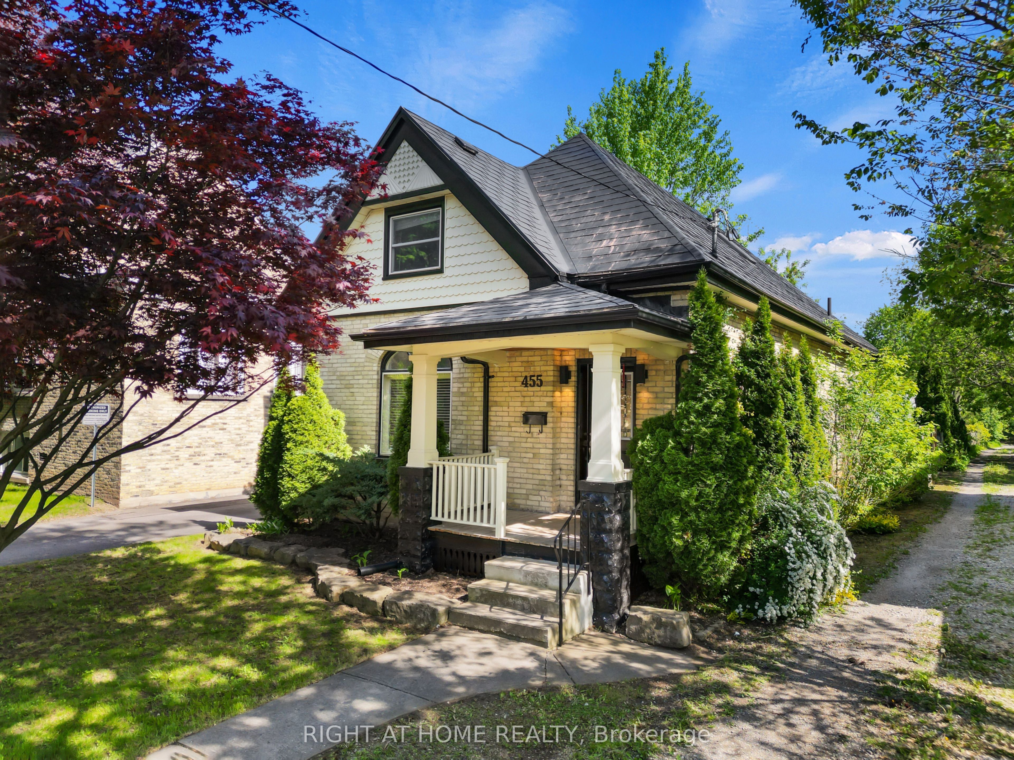 455 St James Street Property Photo 2