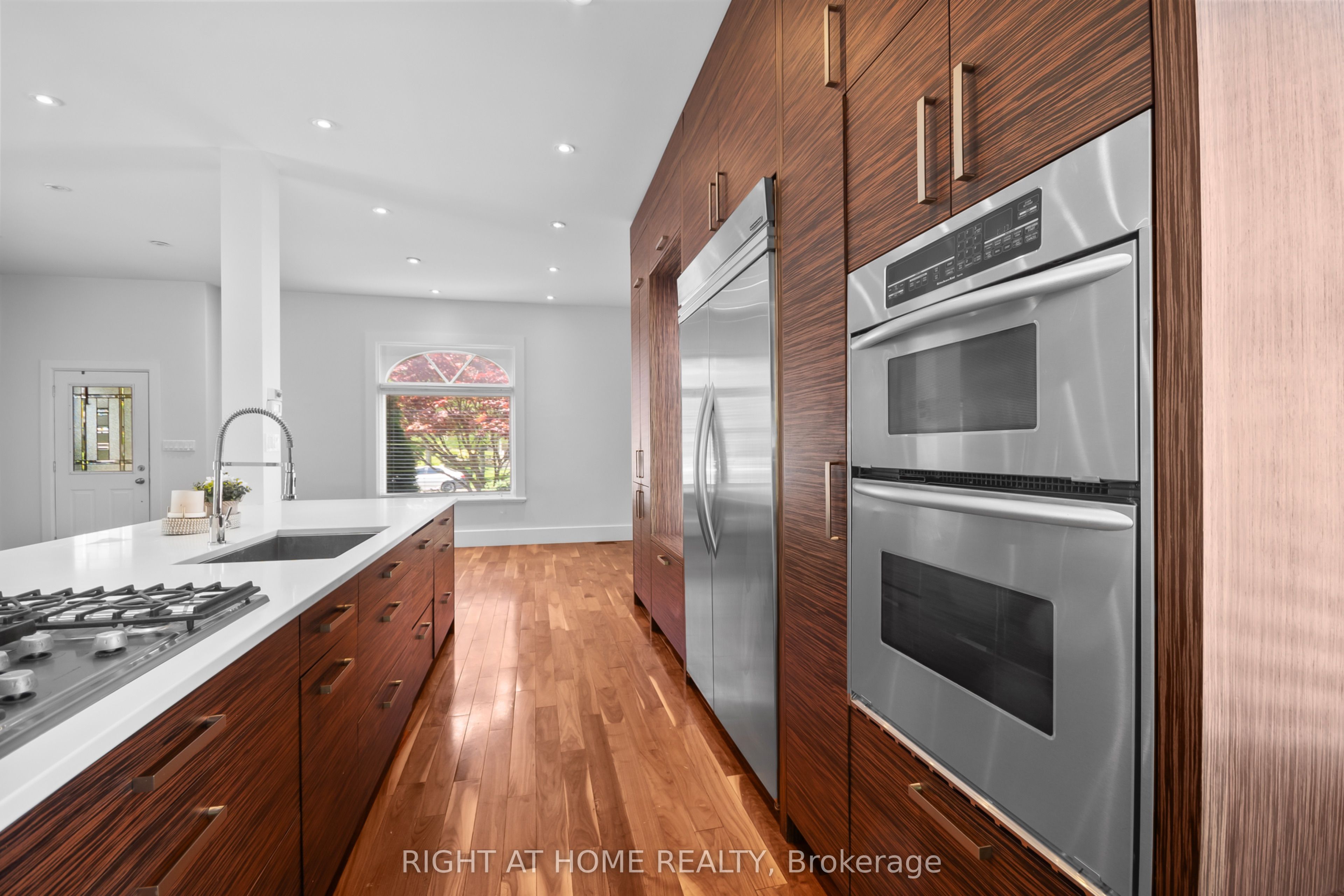 455 St James Street Property Photo 7