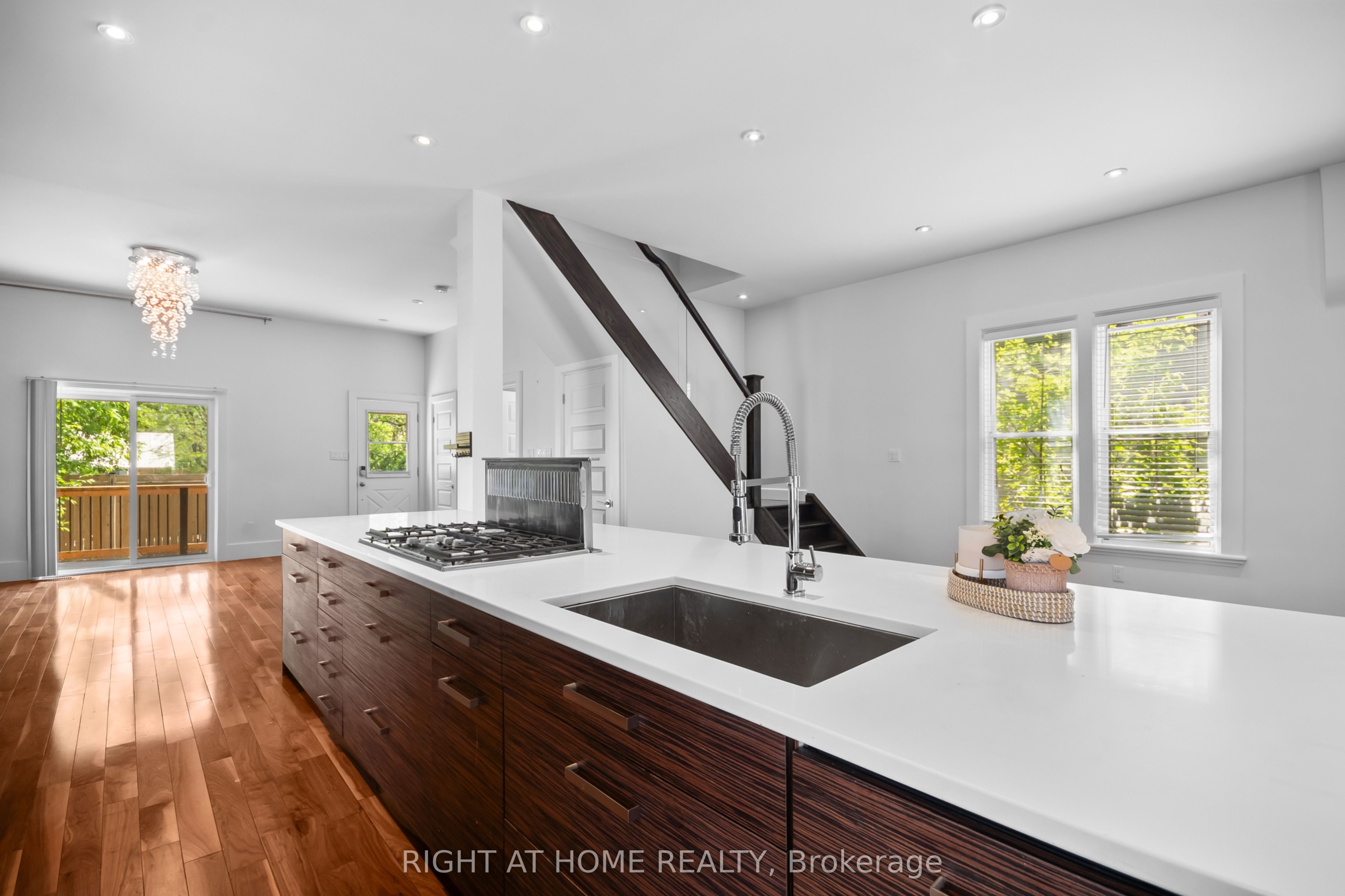 455 St James Street Property Photo 8