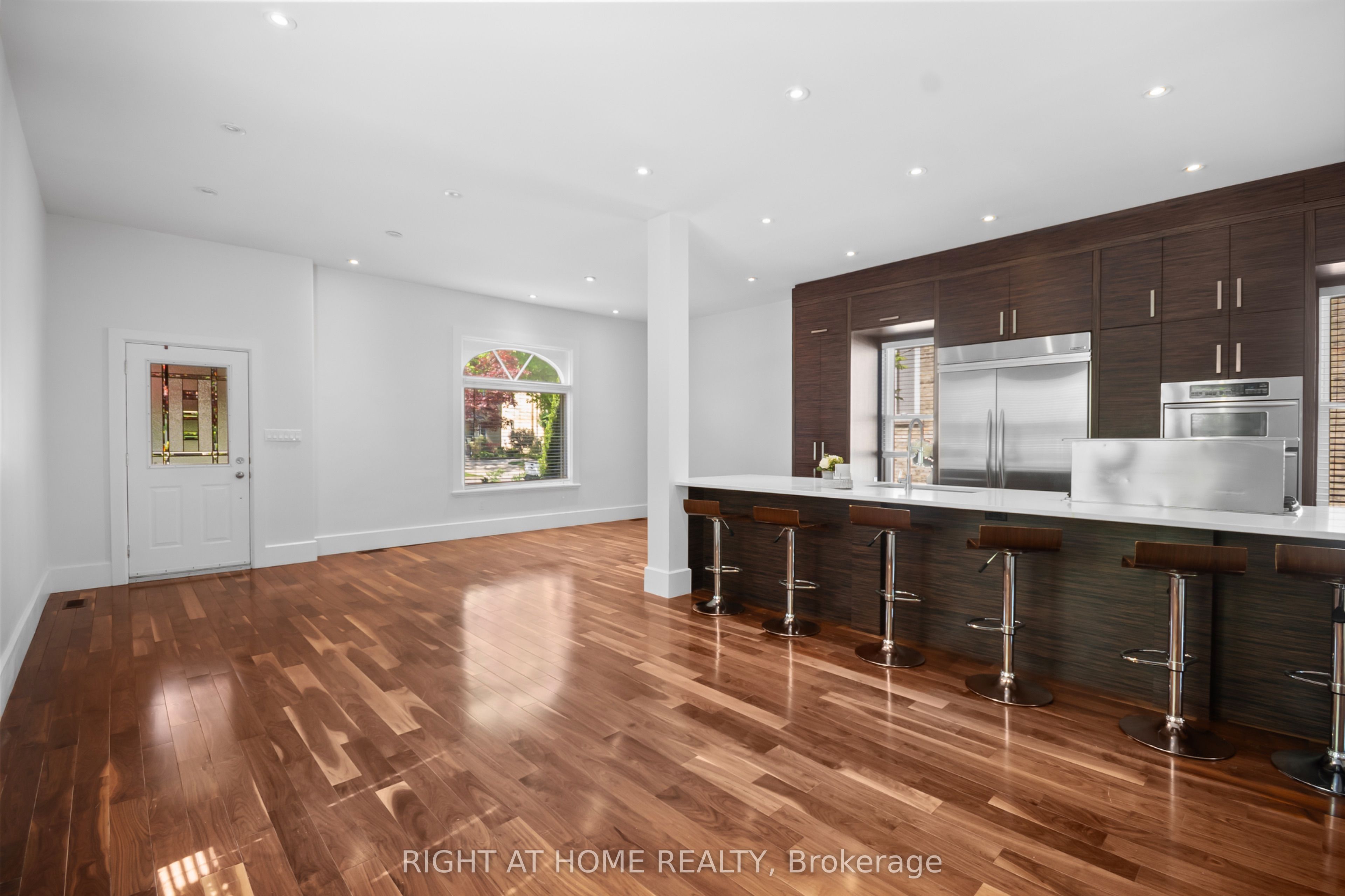 455 St James Street Property Photo 9
