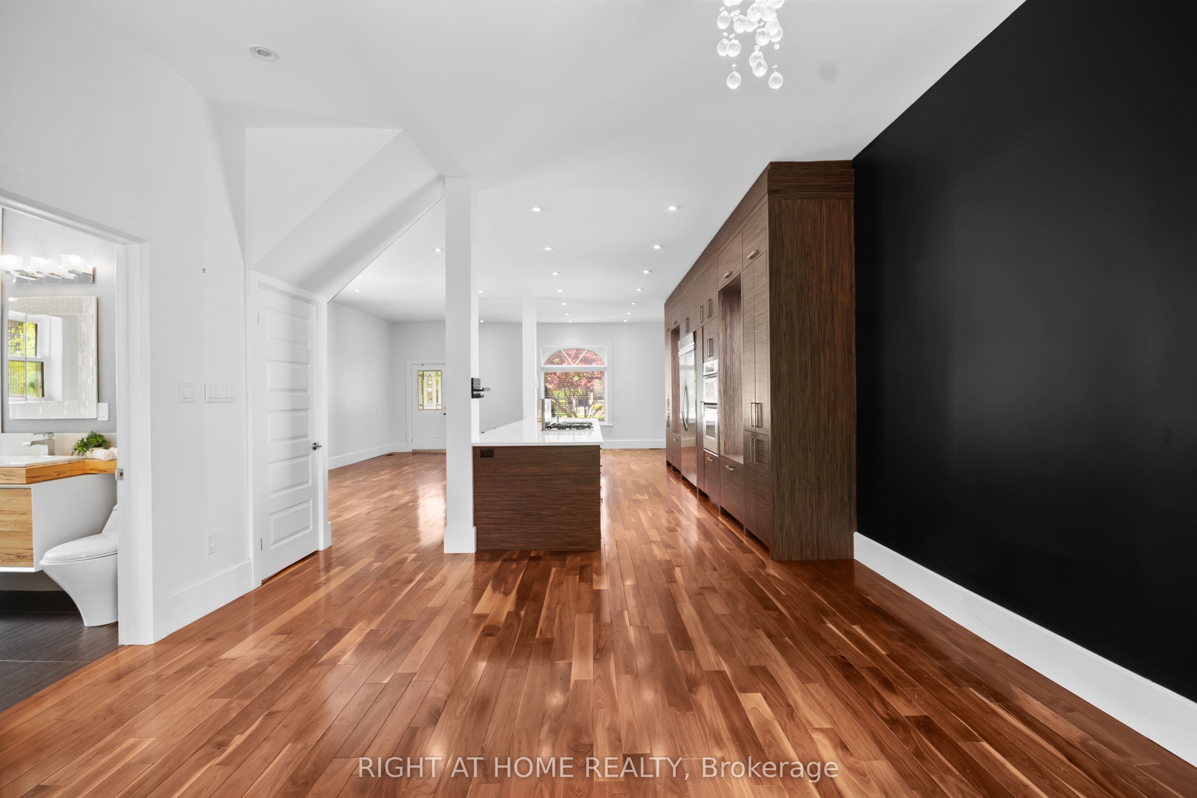 455 St James Street Property Photo 10
