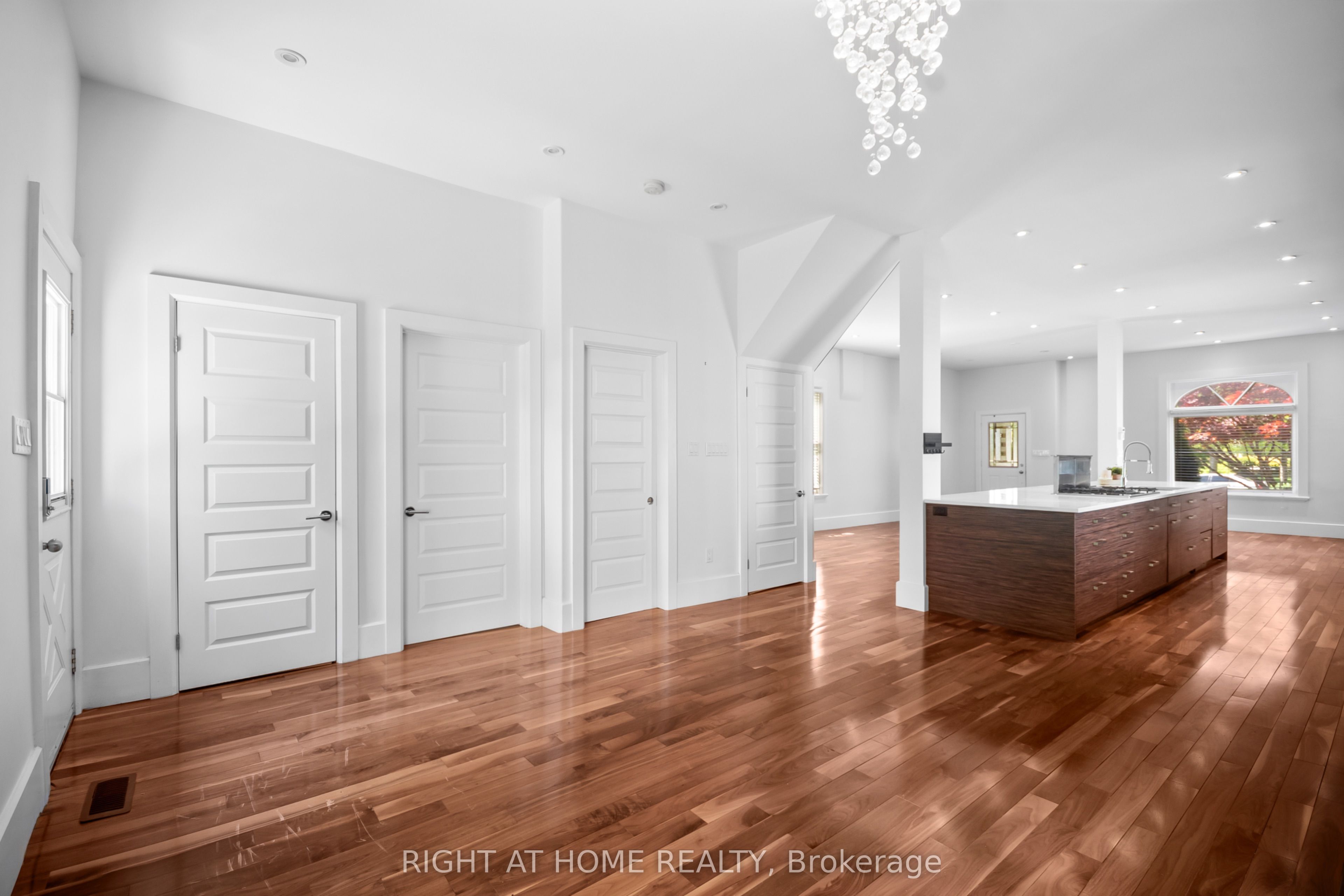 455 St James Street Property Photo 12