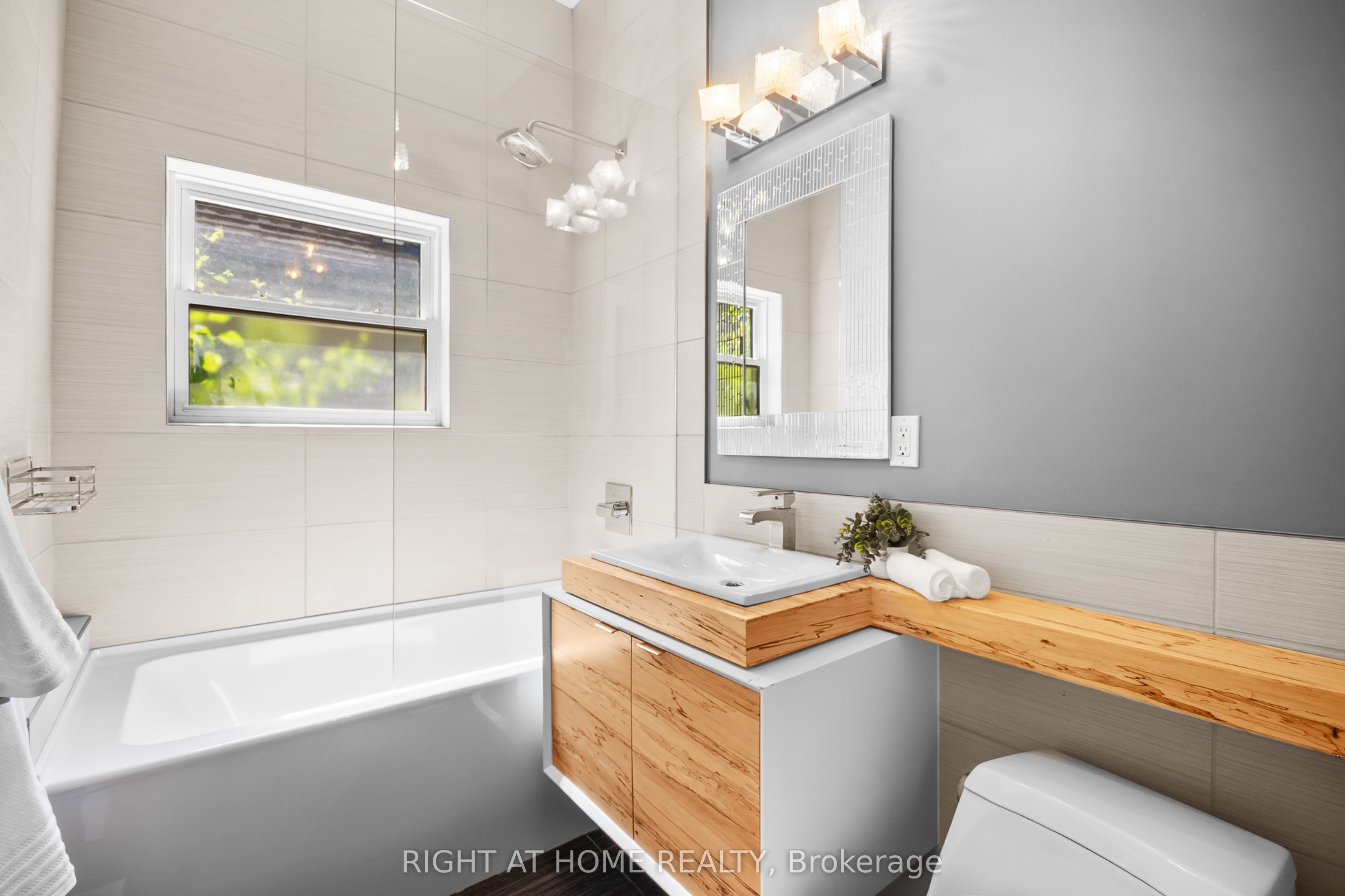 455 St James Street Property Photo 15