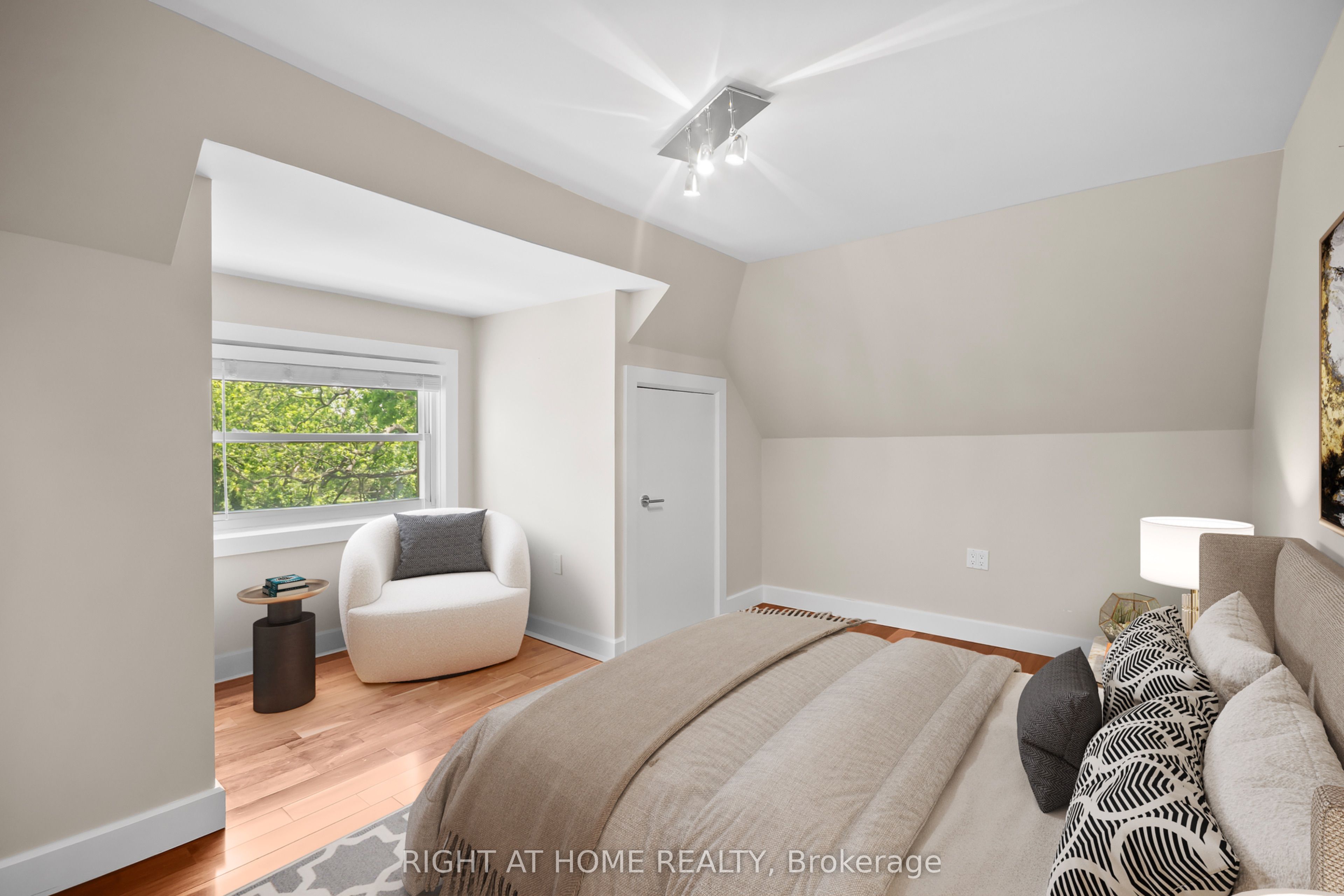 455 St James Street Property Photo 23