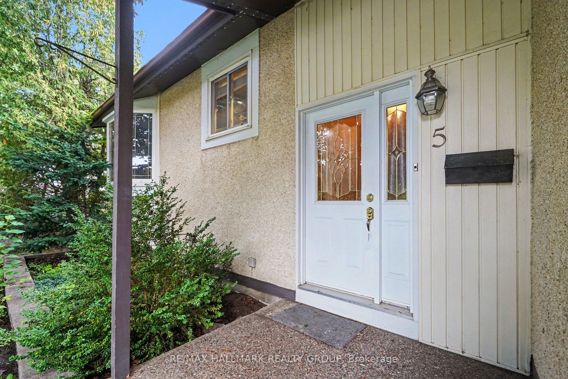 5 Lansfield Way Property Photo 3