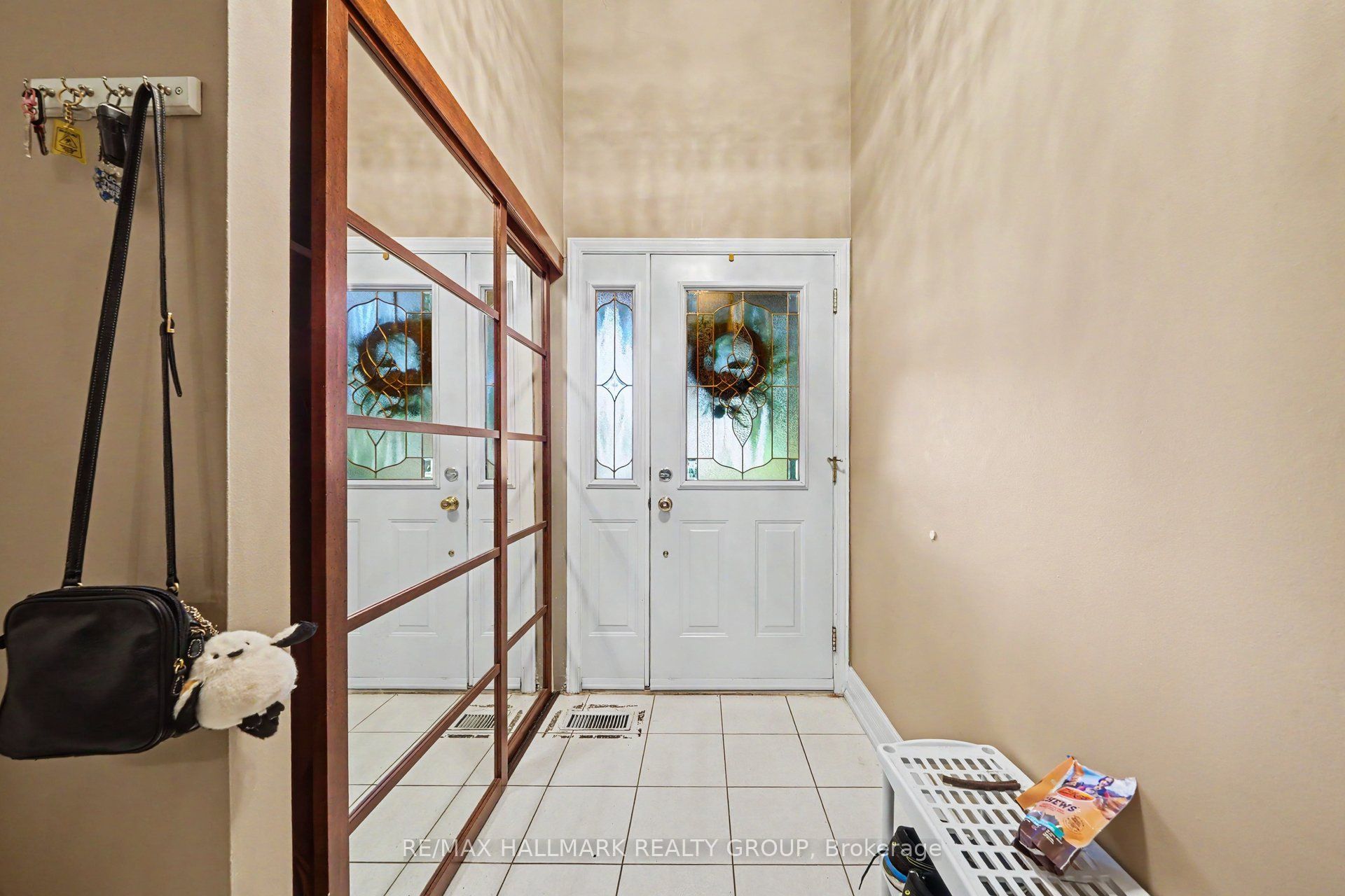5 Lansfield Way Property Photo 4