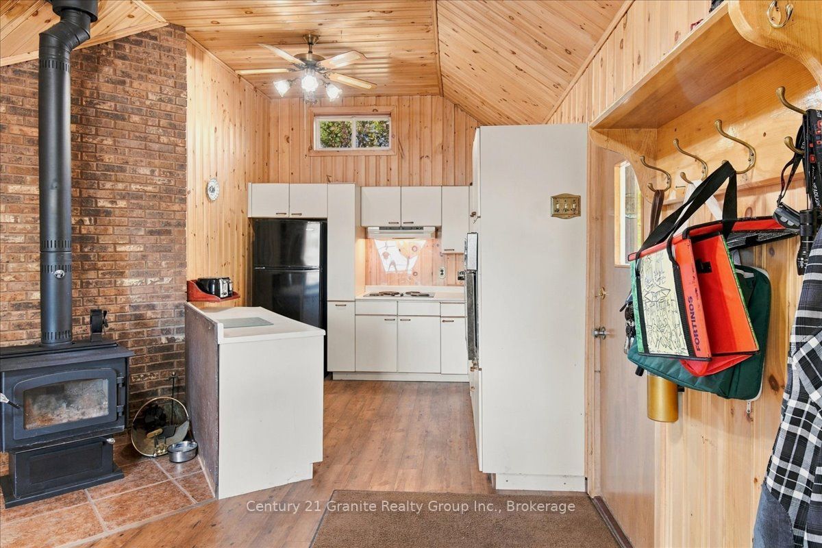 354 Forestview Road N Property Photo 5