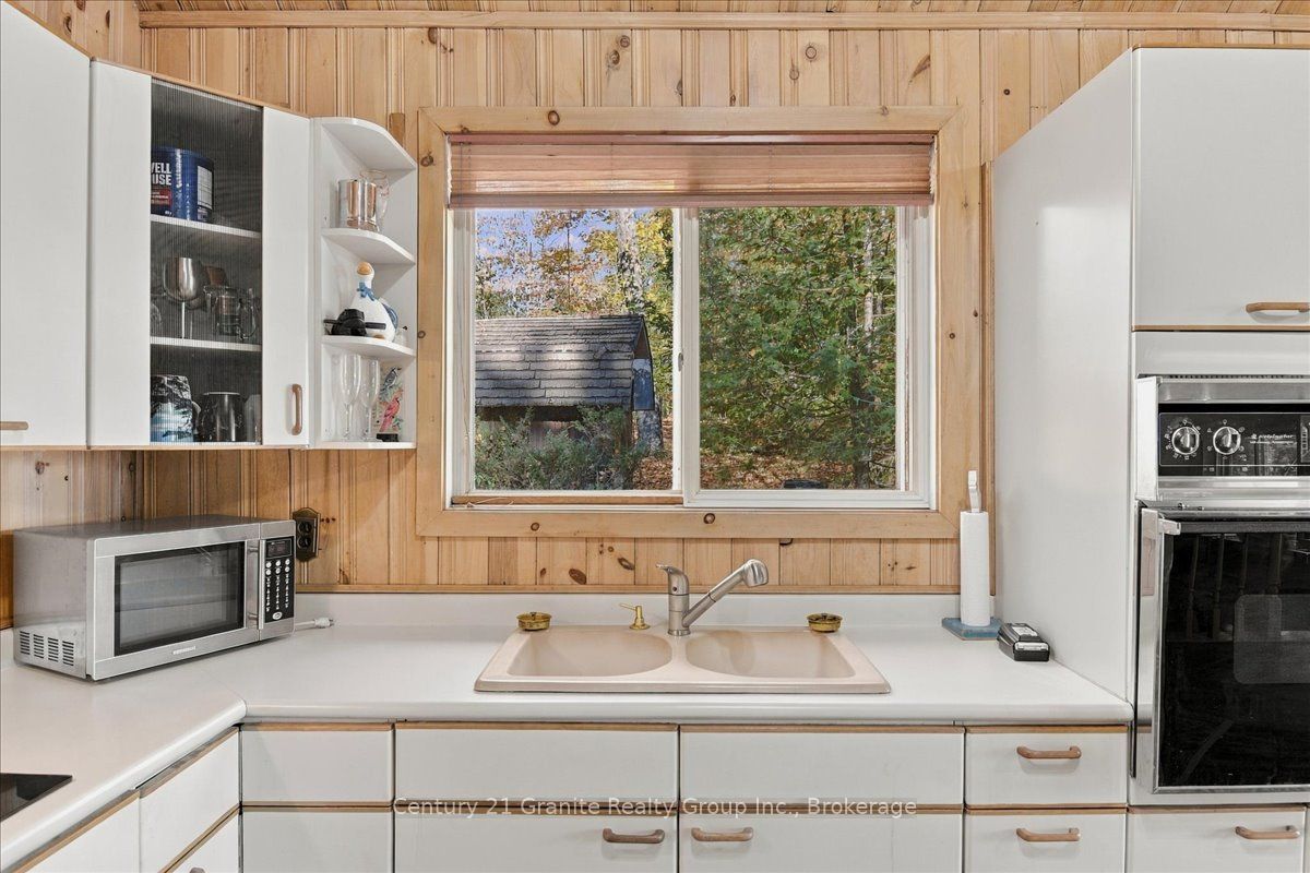 354 Forestview Road N Property Photo 6