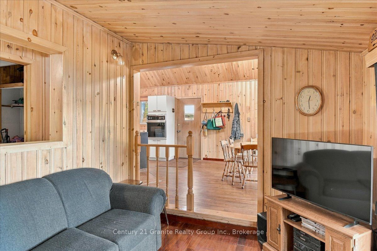 354 Forestview Road N Property Photo 9