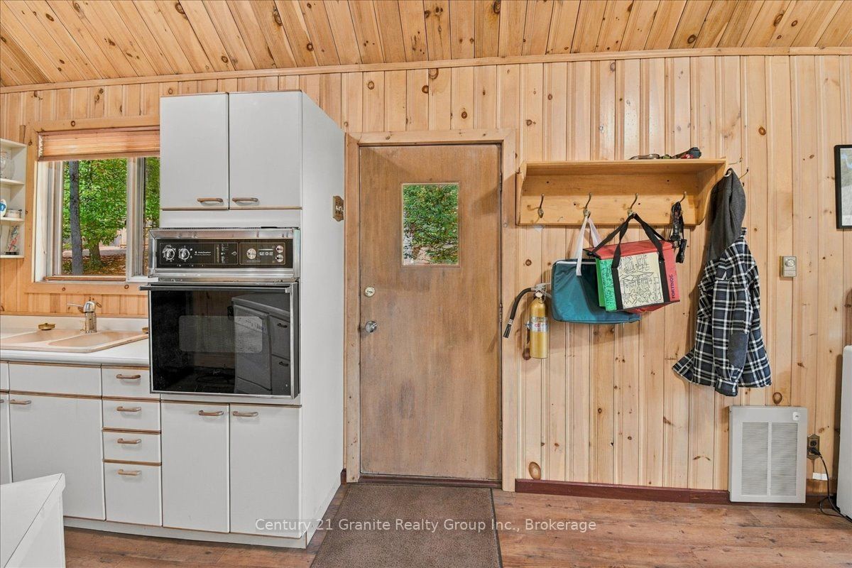 354 Forestview Road N Property Photo 26