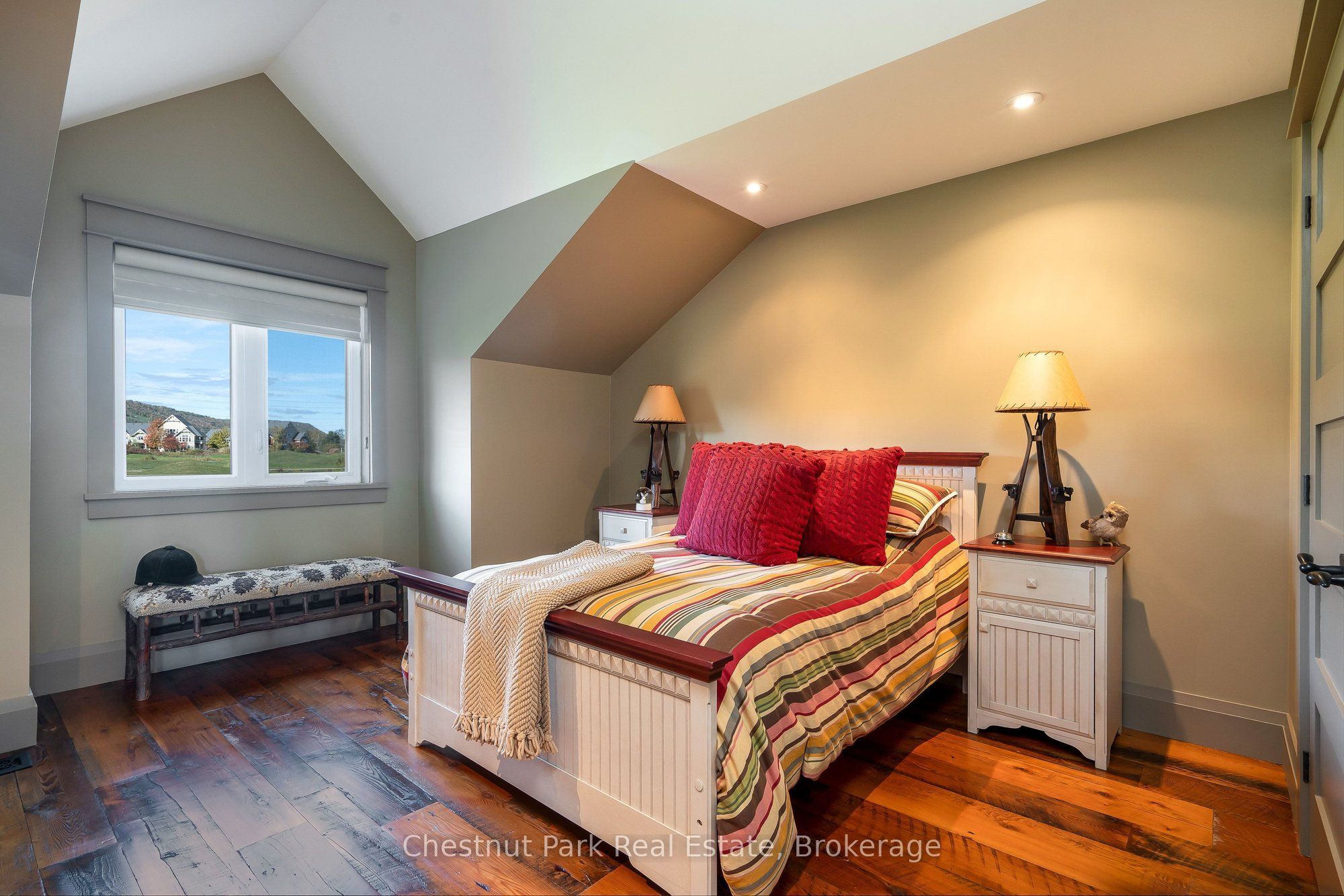 124 Snowbridge Way Property Photo 31