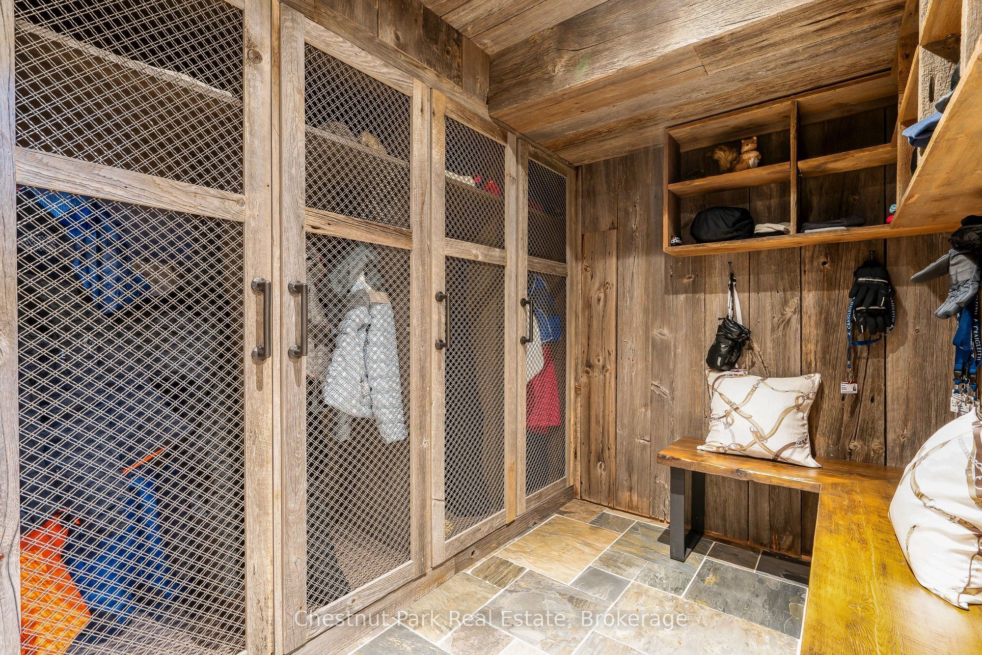 124 Snowbridge Way Property Photo 45