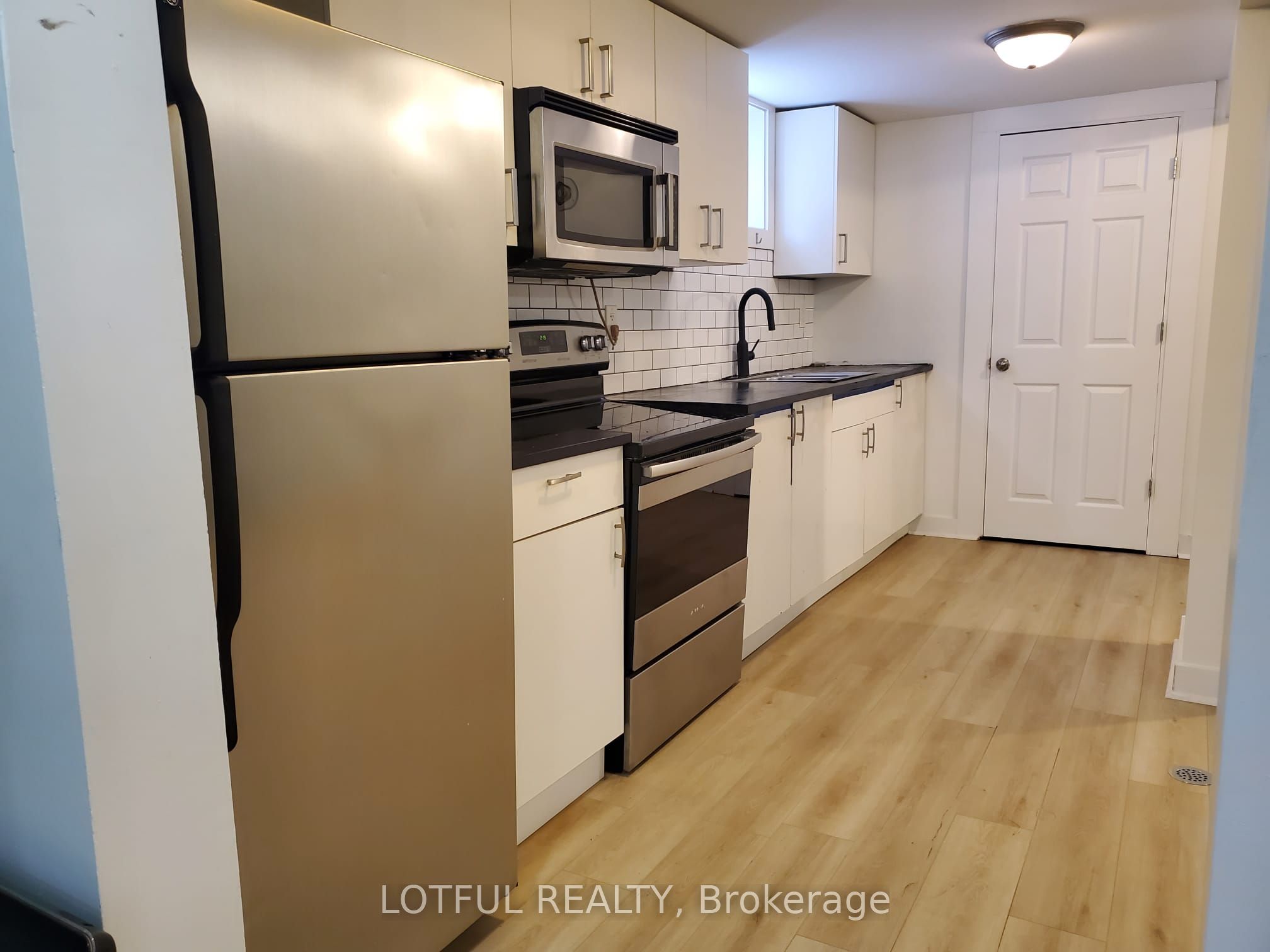 1107 Aldea Avenue 3 Property Photo 3