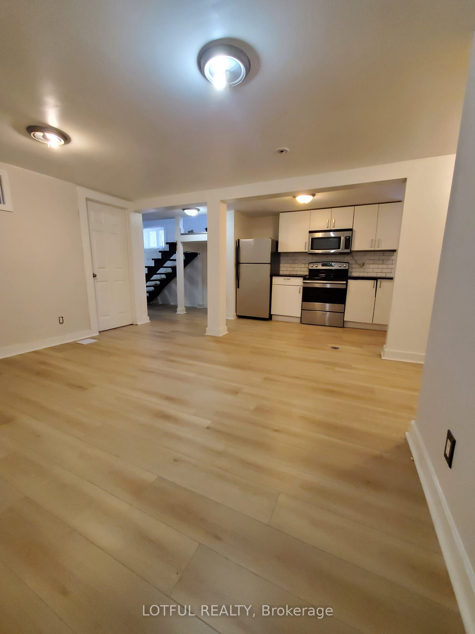 1107 Aldea Avenue 3 Property Photo 5