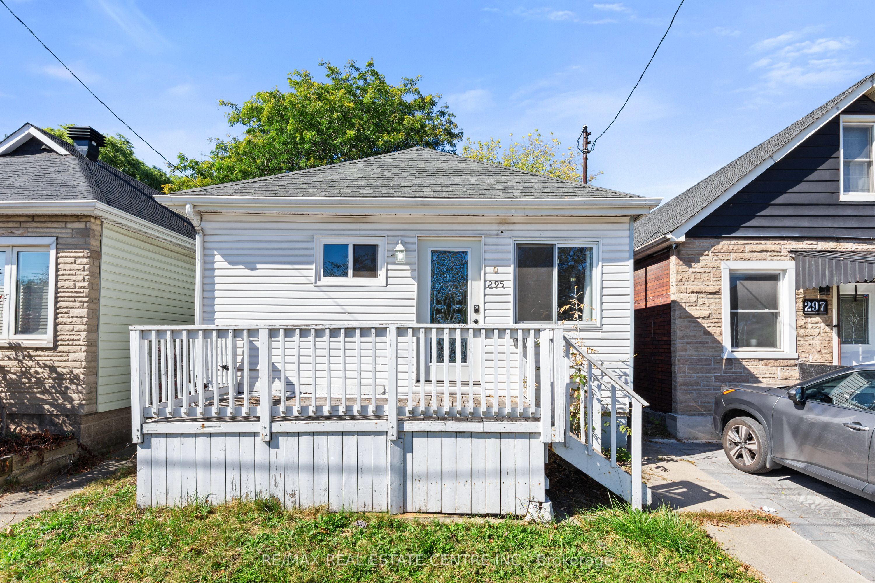 295 Strathearn Avenue Property Photo 1