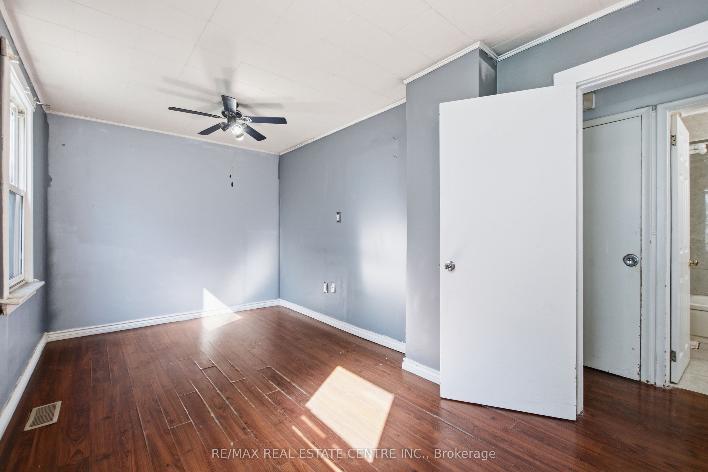 295 Strathearn Avenue Property Photo 12