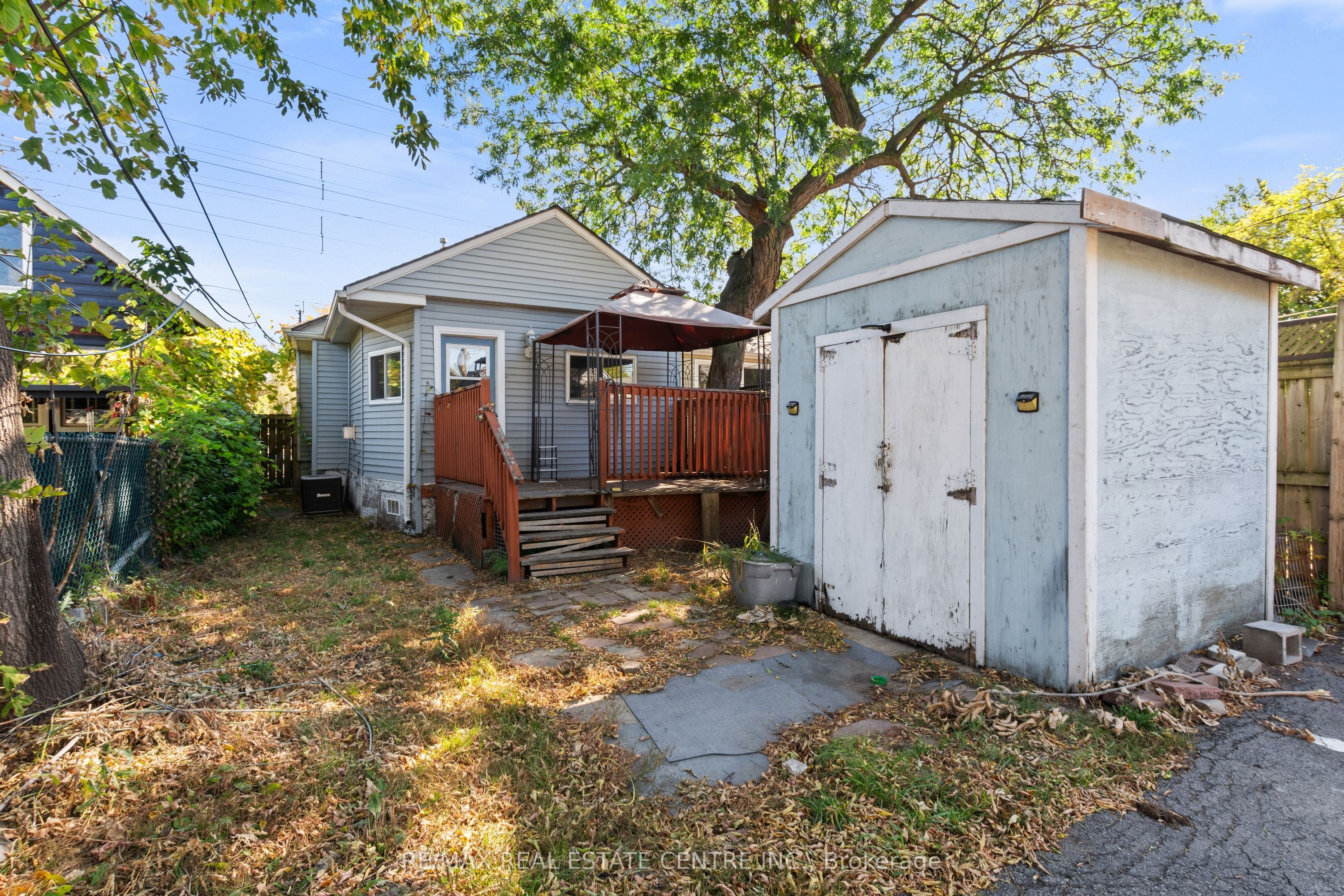 295 Strathearn Avenue Property Photo 24