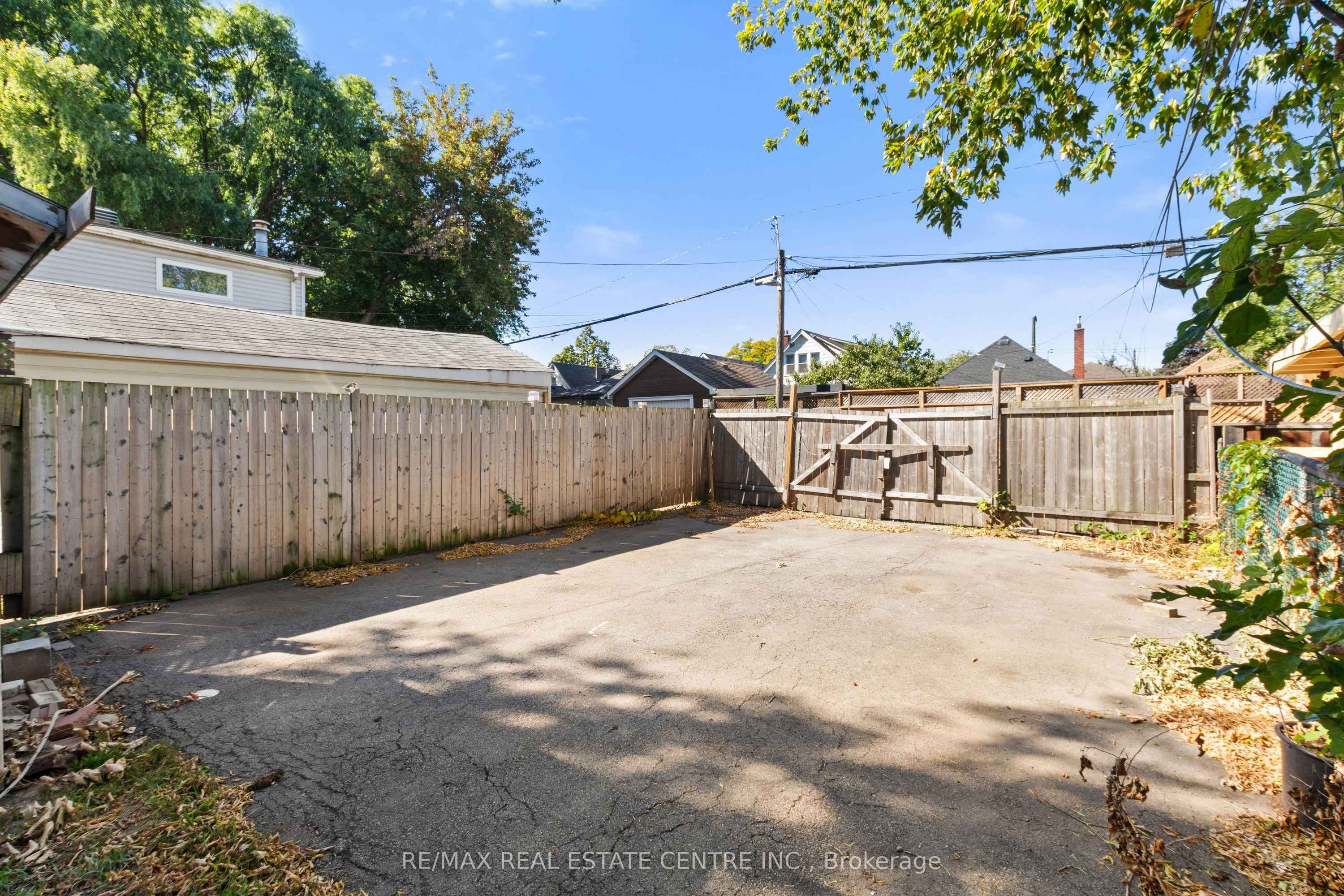 295 Strathearn Avenue Property Photo 25