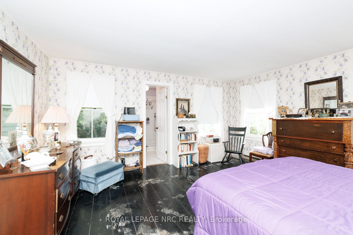 292 Johnson Street S Property Photo 11