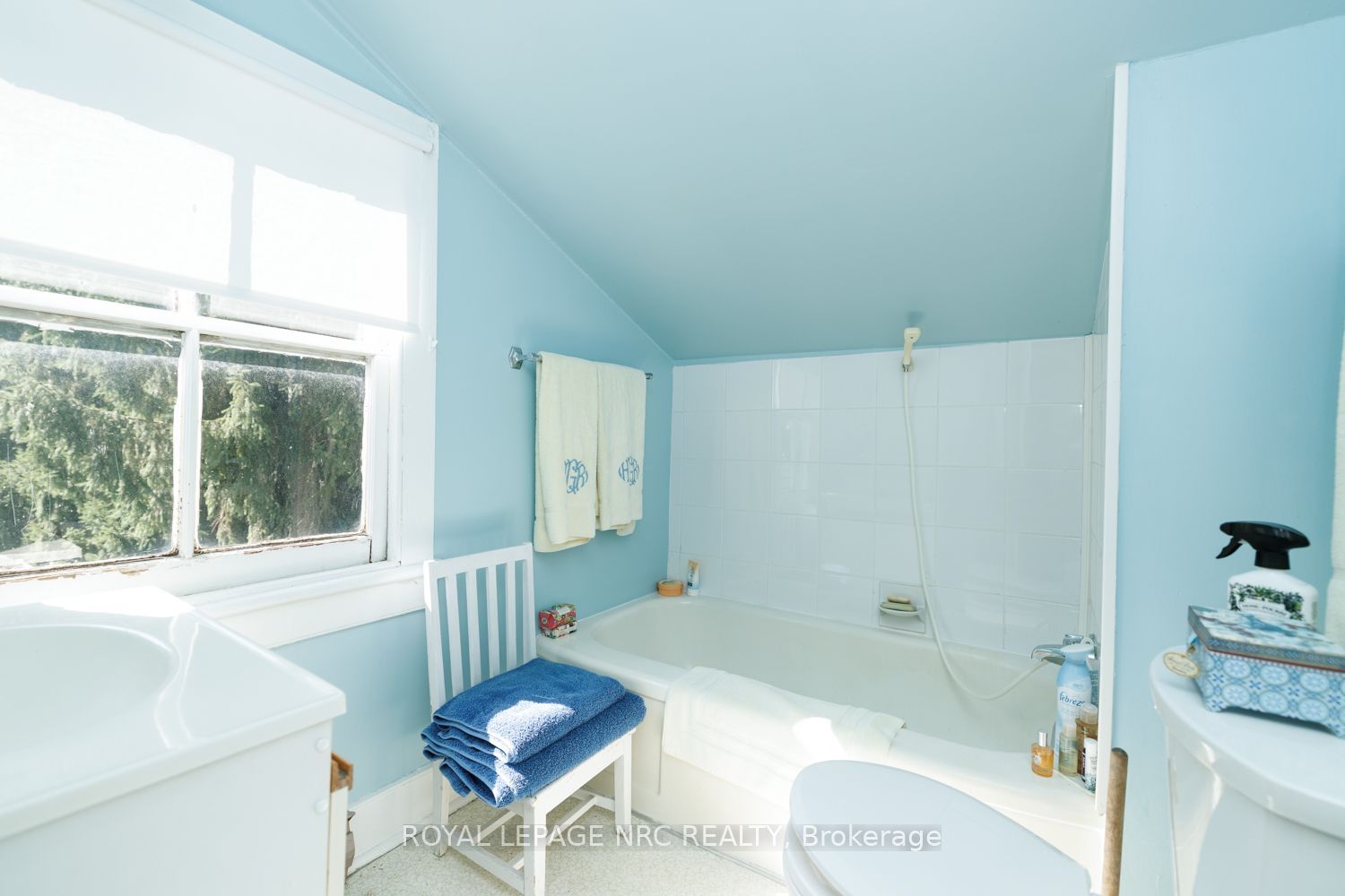 292 Johnson Street S Property Photo 25
