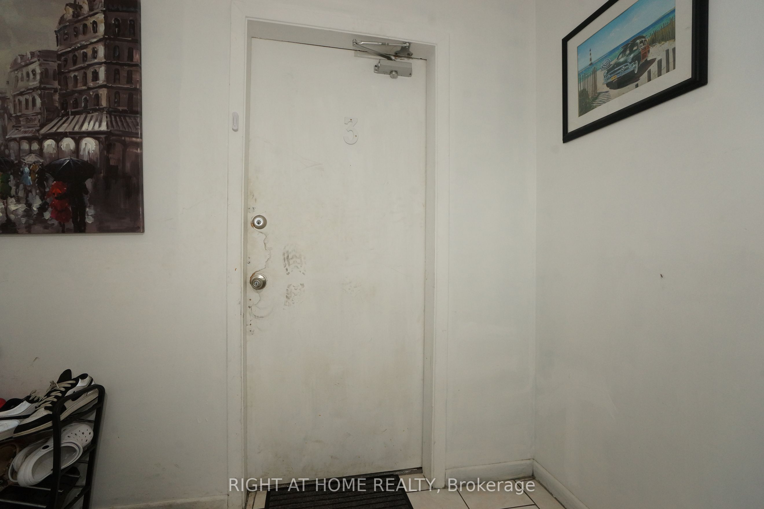 59 Saunby Street N Property Photo 21