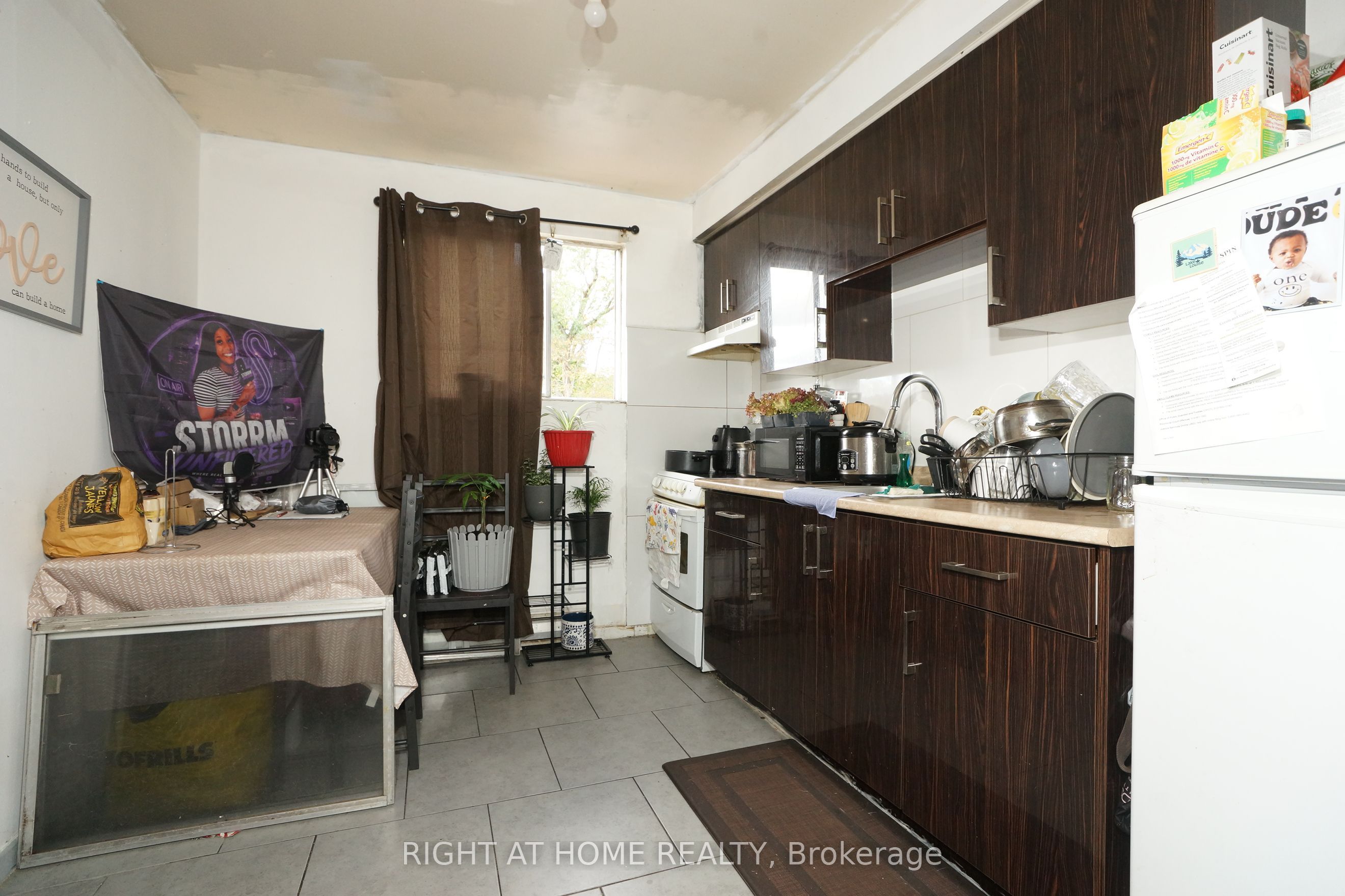 59 Saunby Street N Property Photo 22