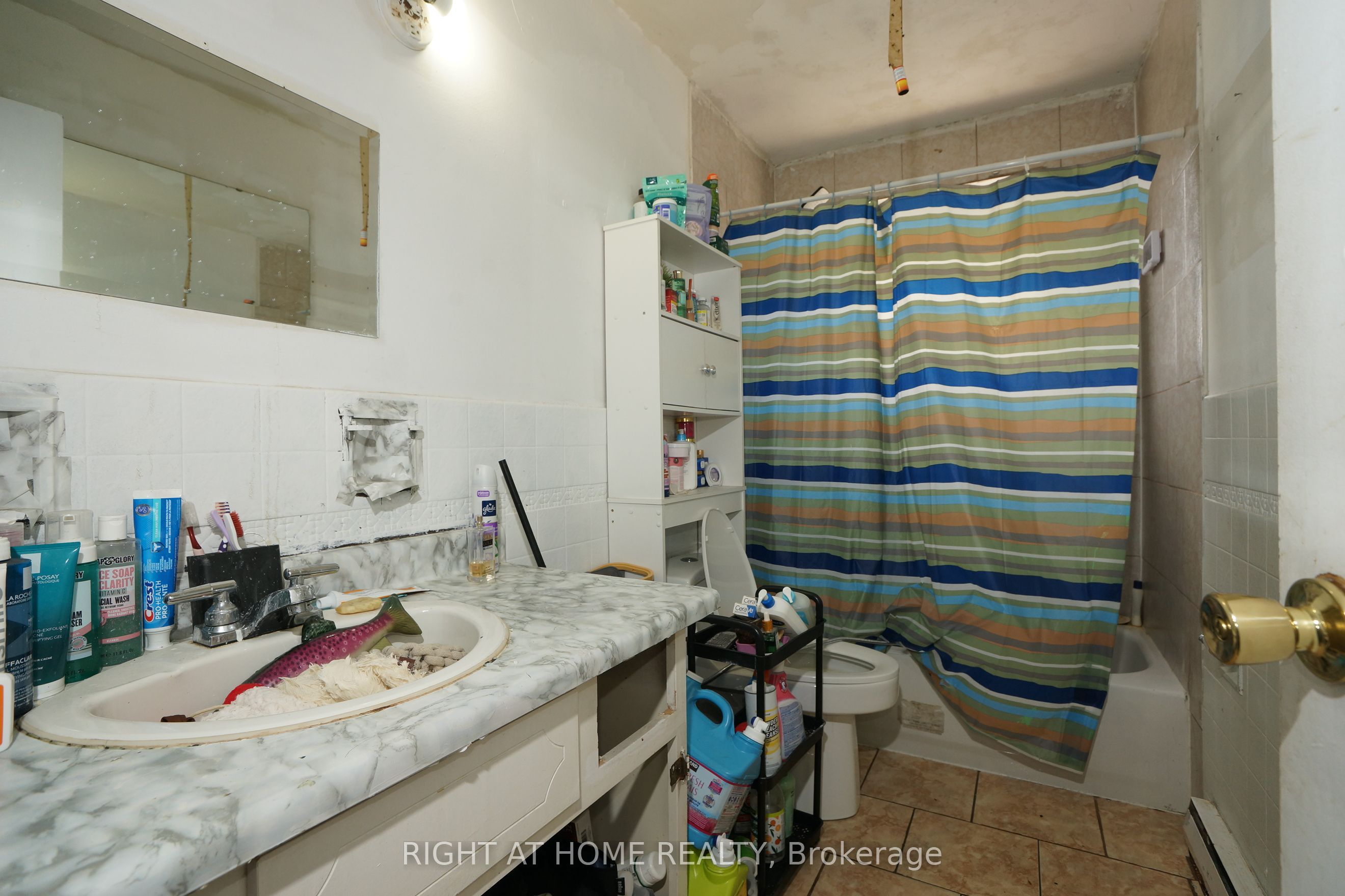 59 Saunby Street N Property Photo 27