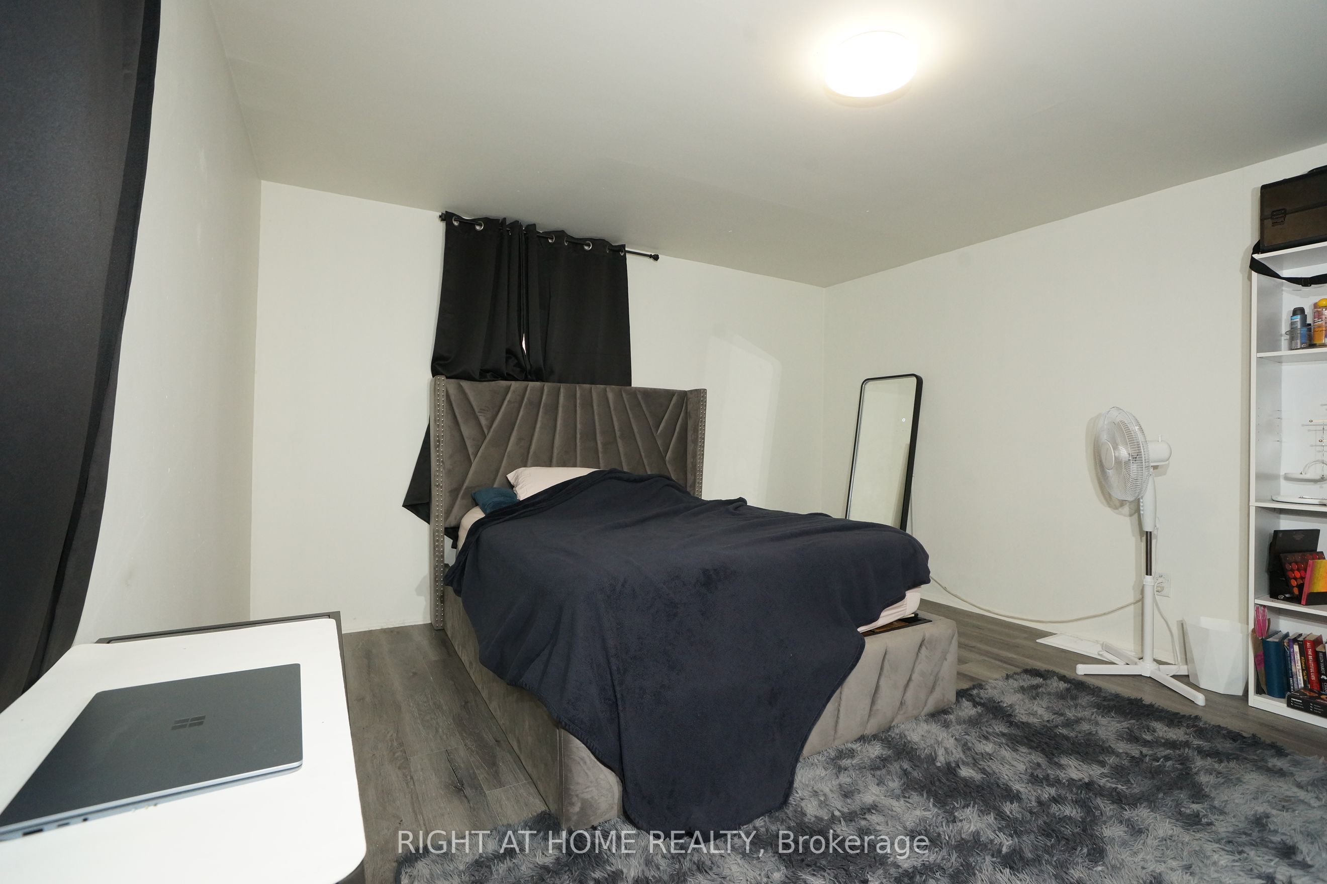 59 Saunby Street N Property Photo 37