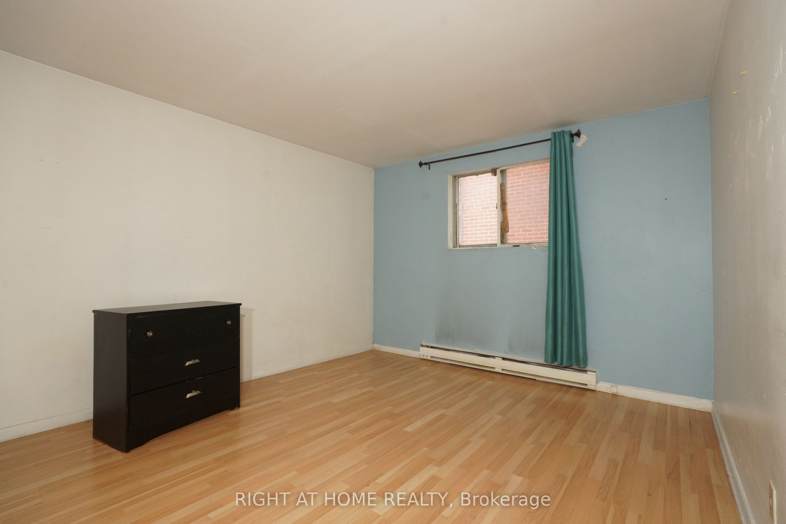 59 Saunby Street N Property Photo 45