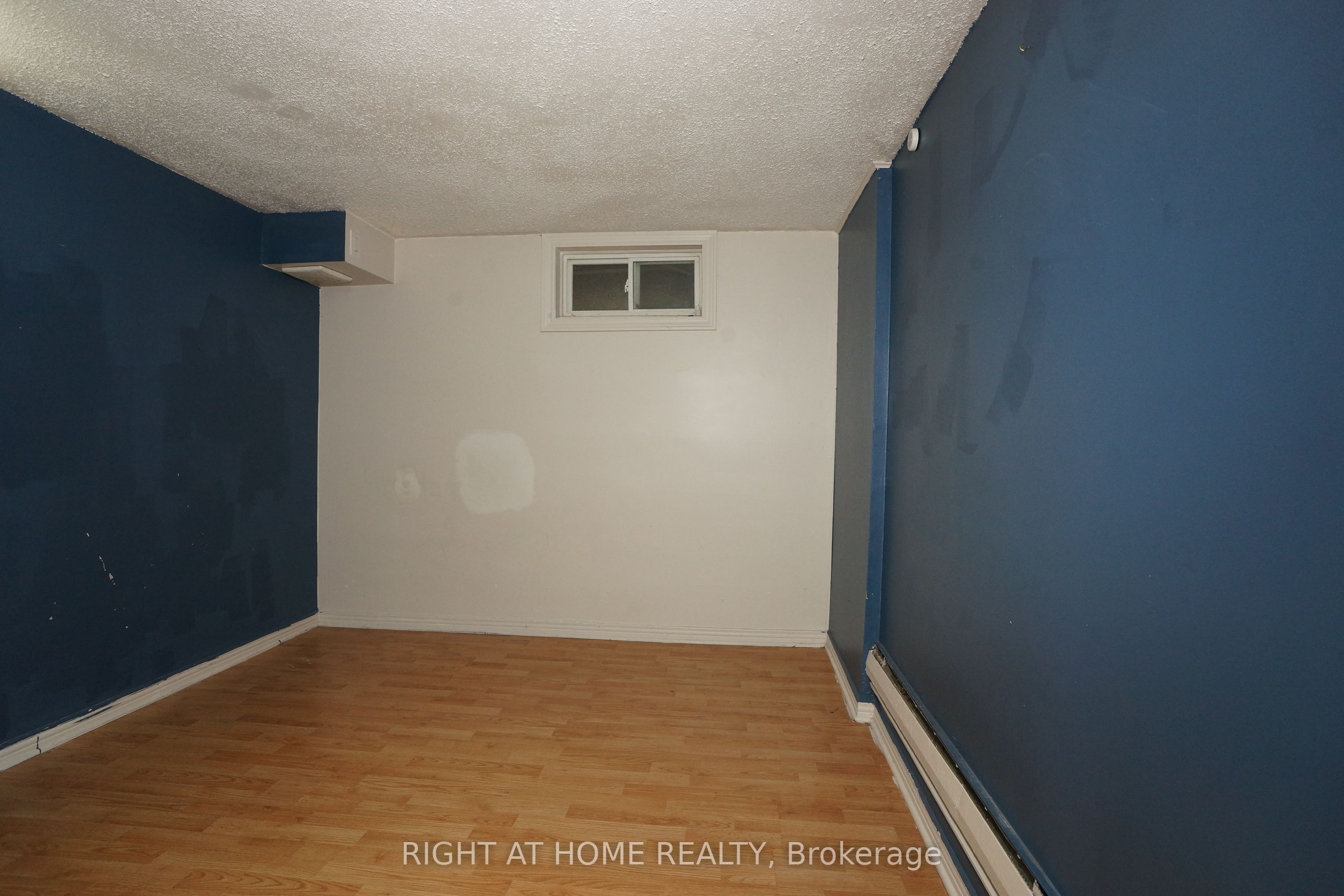 59 Saunby Street N Property Photo 47