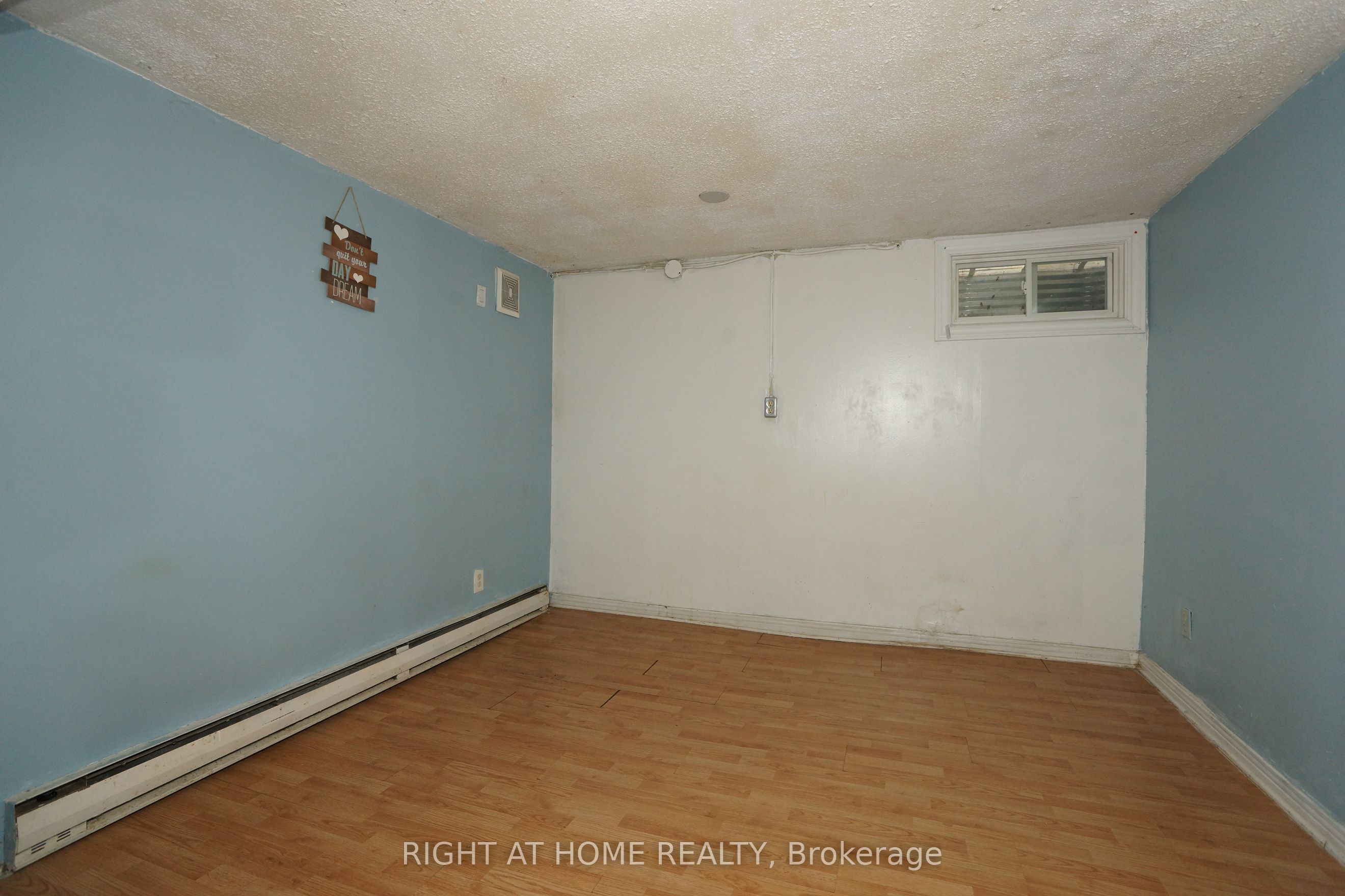 59 Saunby Street N Property Photo 48