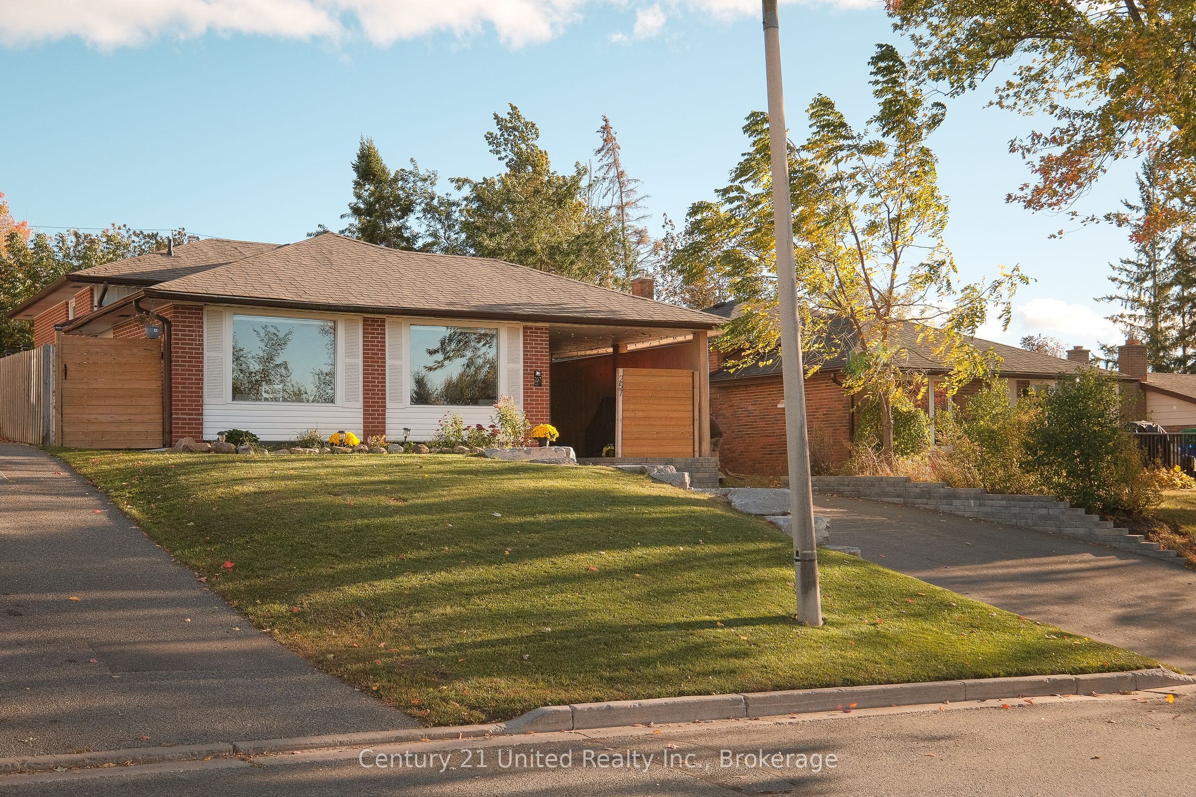 257 Riverview Heights Property Photo 1