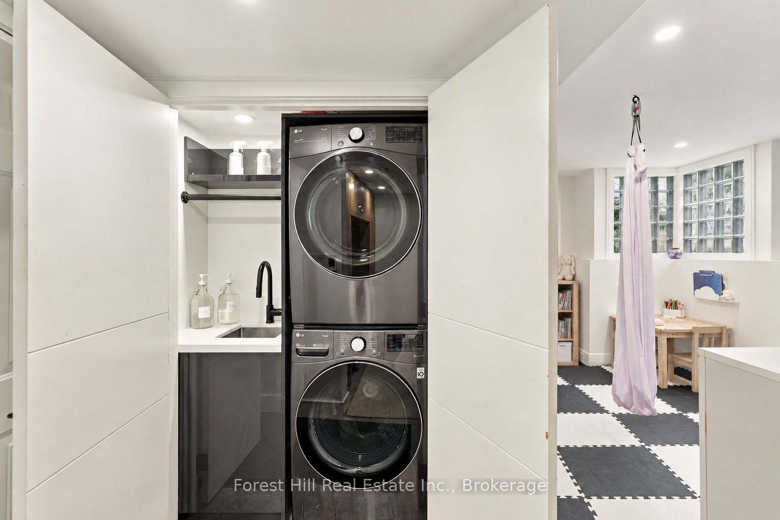224 Blueski George Crescent 15 Property Photo 24