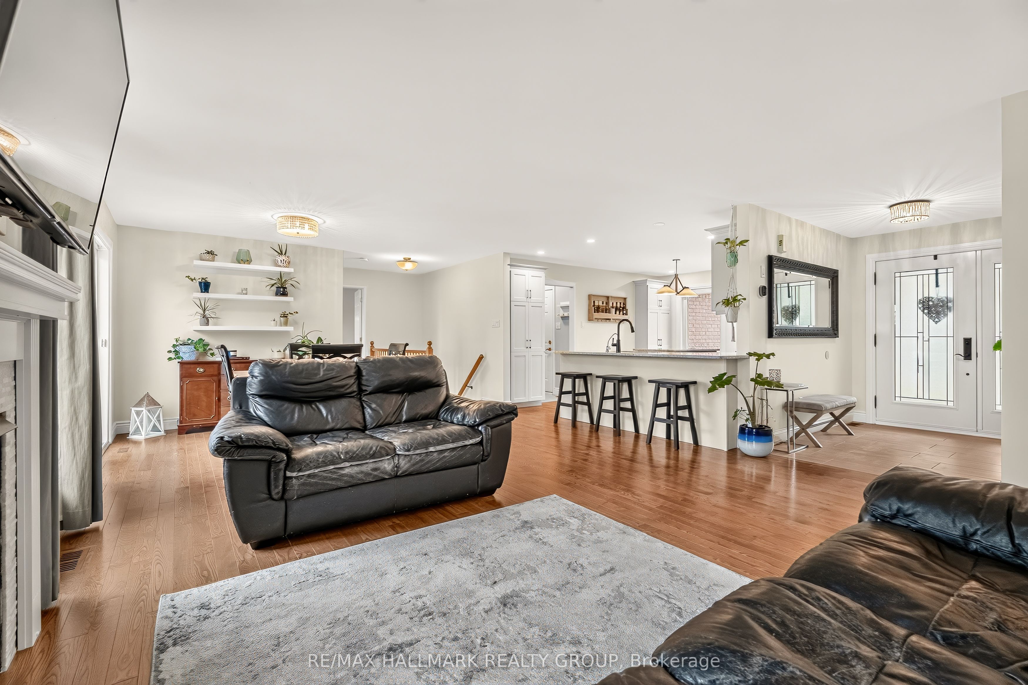 101 Queen Charlotte Street Property Photo 9