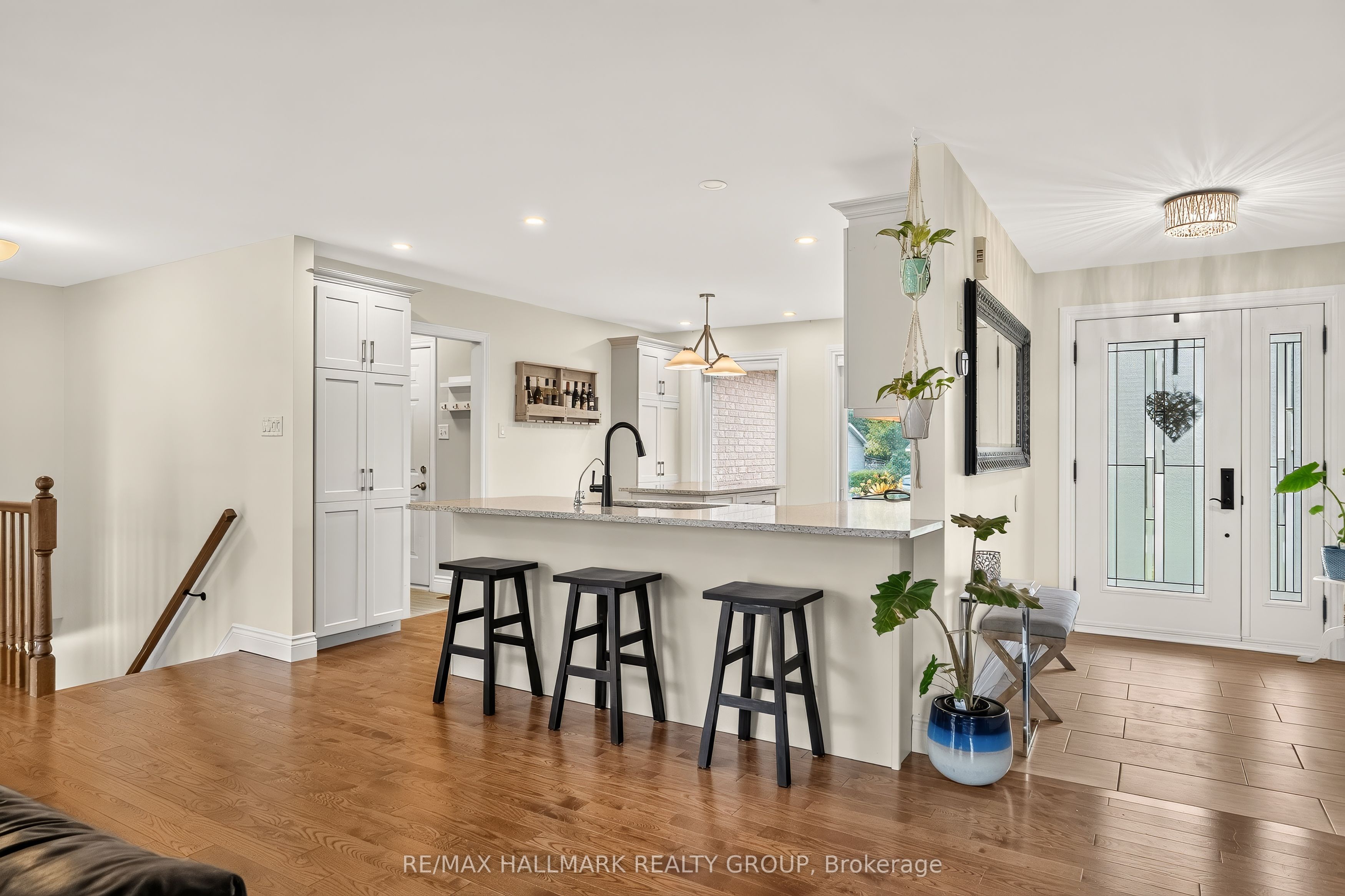101 Queen Charlotte Street Property Photo 11