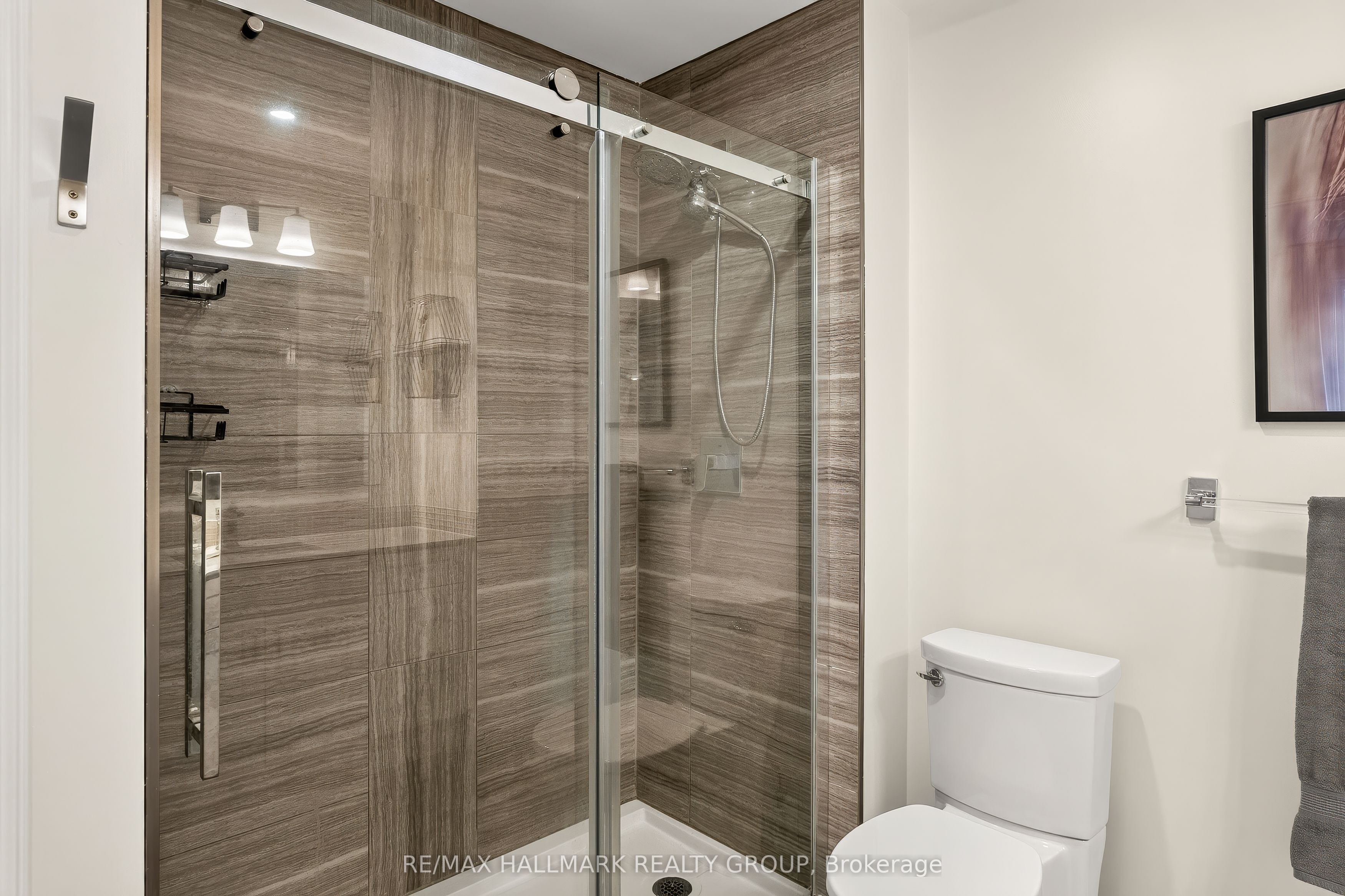 101 Queen Charlotte Street Property Photo 22
