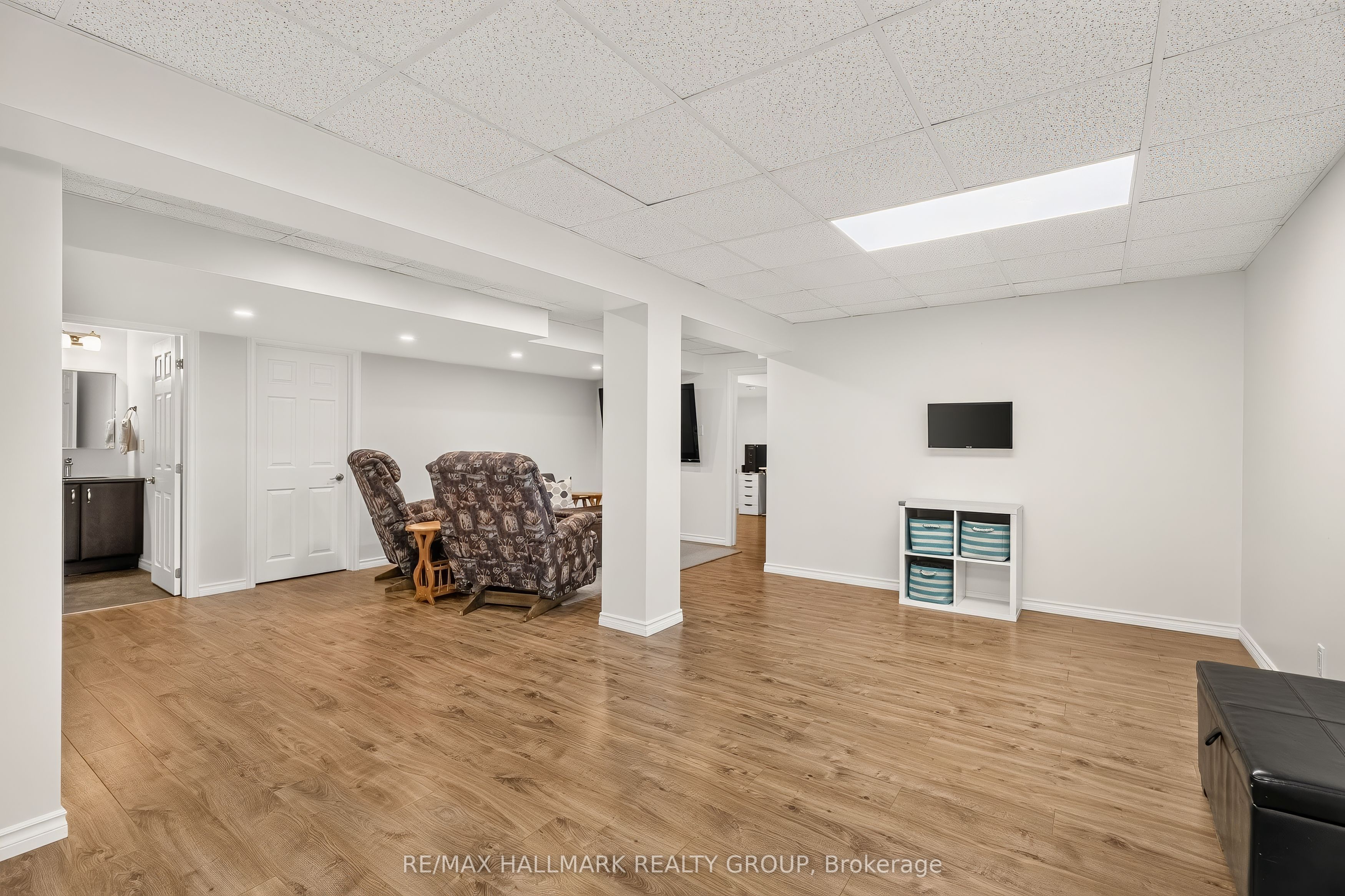 101 Queen Charlotte Street Property Photo 32
